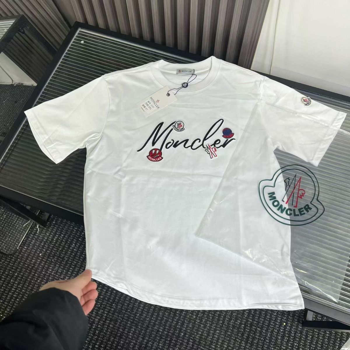 『M-2XL』2026年春新作 ラウンドネック ゆったり半袖Tシャツ、ユニセックス