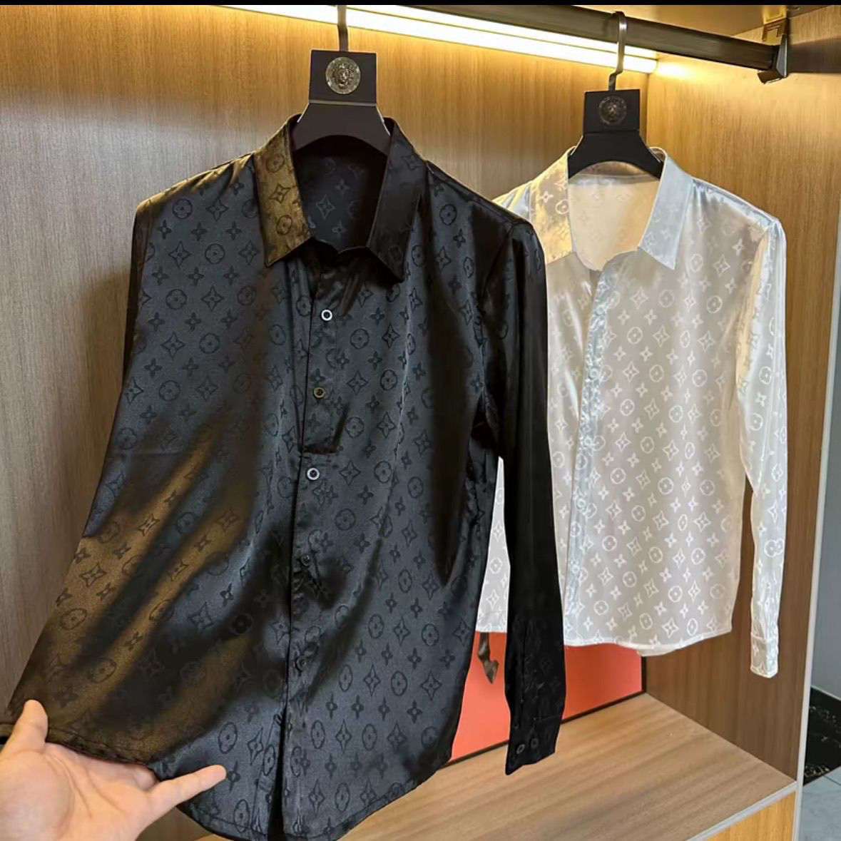 メンズ用の新しい長袖のトレンドブランドシャツ、高級で万能なシャツデザイントップス