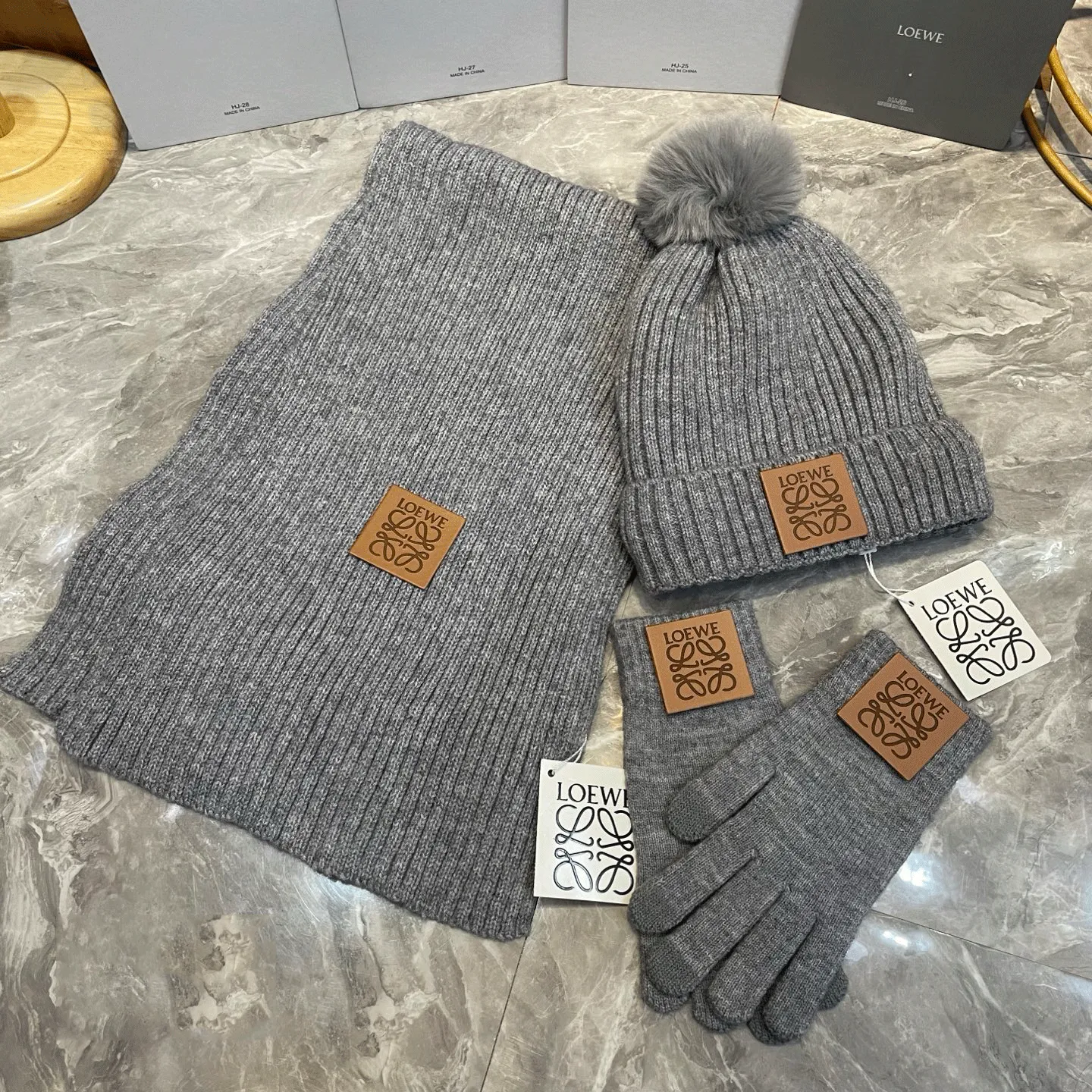 冬の最強コーデ 完成度UP！あったか3点セットスカーフ+ハット+手袋