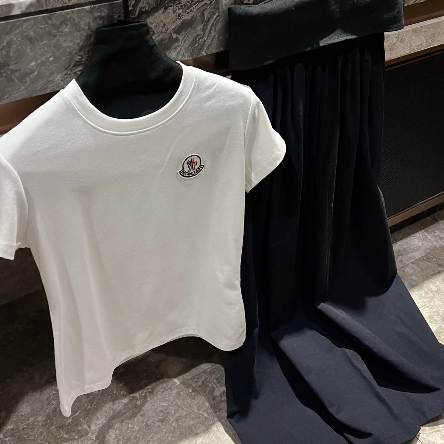『S-L』話題沸騰中 気質満点 単品注文 カジュアル モード ルーズ Ｔシャツ /パンツ