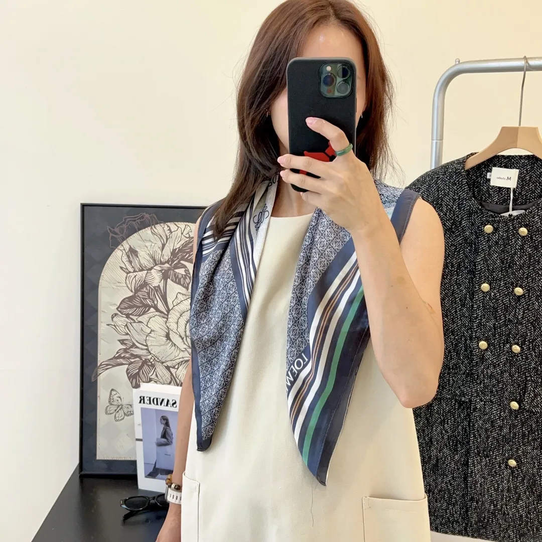 大人の女性に 優雅 顔周りを華やかに演出 高級感溢れる 魅力的な印象に スカーフ