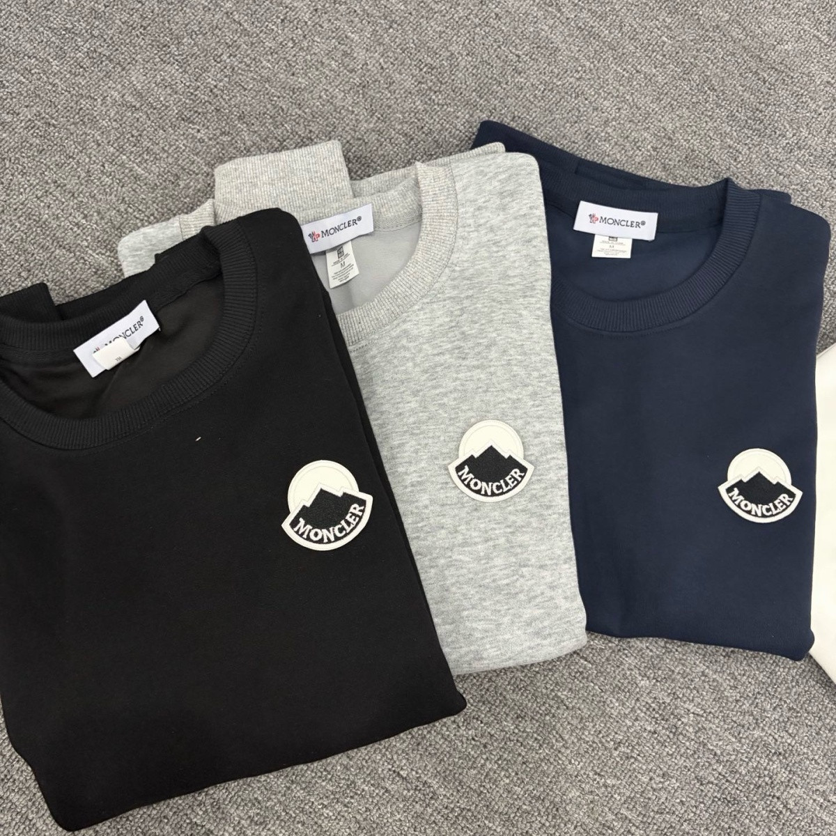 『S-3XL』刺繍クルーネックスウェット 男女兼用 長袖 カジュアル