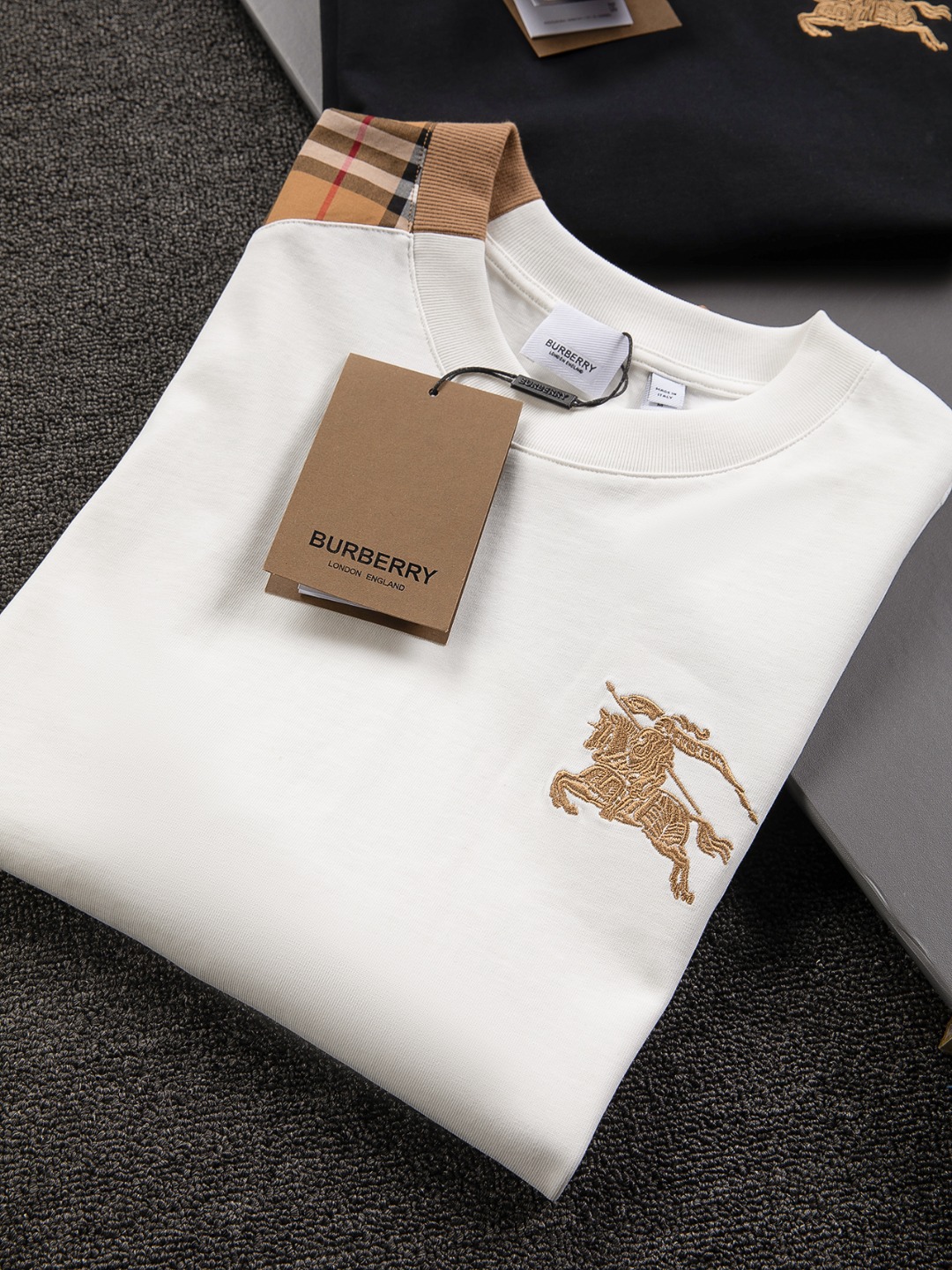『S-XL』スタイリッシュなクルーネック半袖ルーズフィットメンズTシャツ