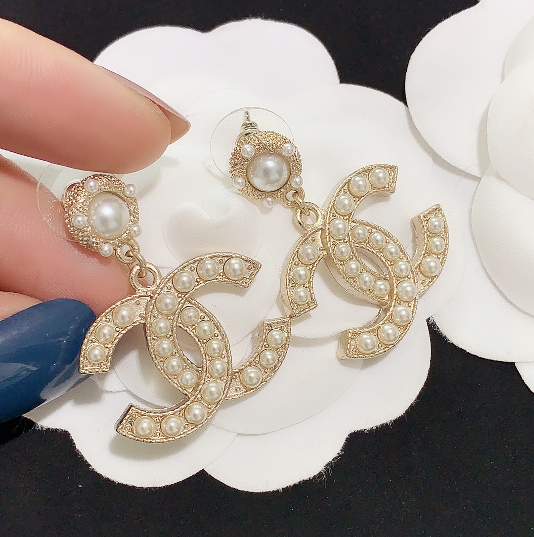 揺れるピアスが可愛い♪パール 定番