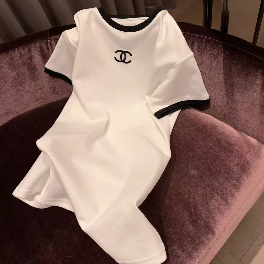 『S-L』あなたにピッタリ 特別感のある一品 長く愛用できる ゆったりシルエット ワンピース