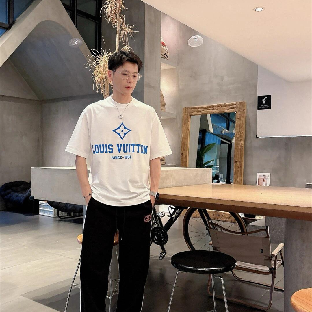 『S-4XL』ベーシックデザイン シンプル＆スマート モノトーンコーデに最適 Tシャツ