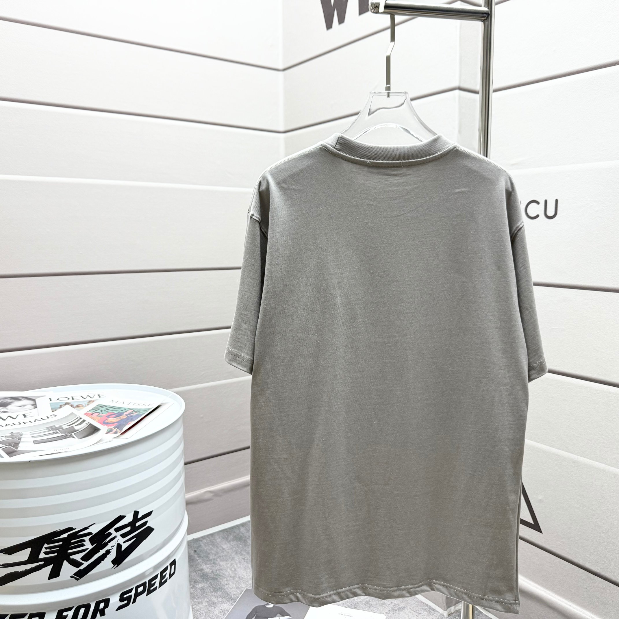 『XS-L』大人気 今季も大流行 シンプル カジュアル 質感のいい ルーズ Ｔシャツ