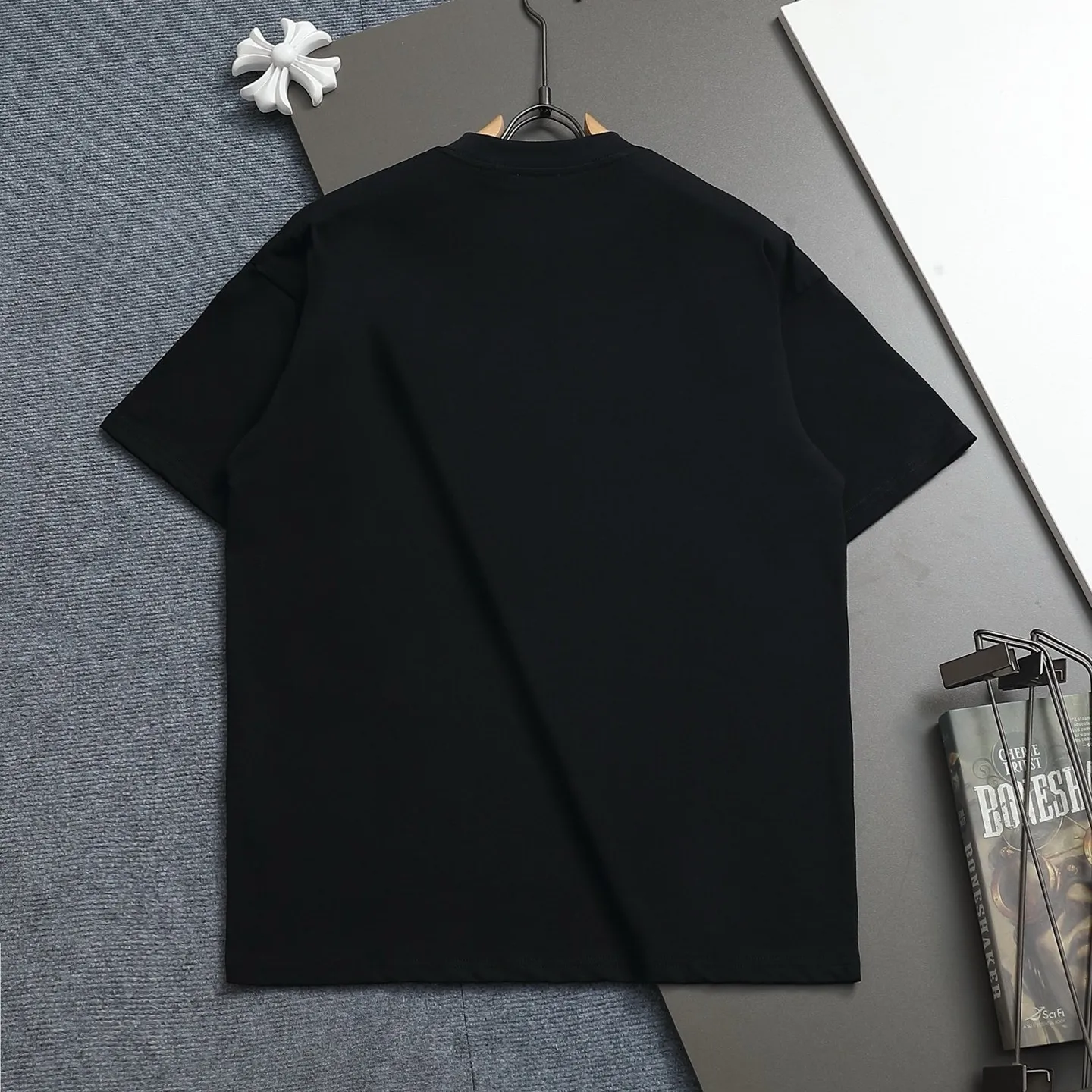 『XS-L』クルーネック シャリ感のある 肌触りの良い 薄手 半袖 Tシャツ