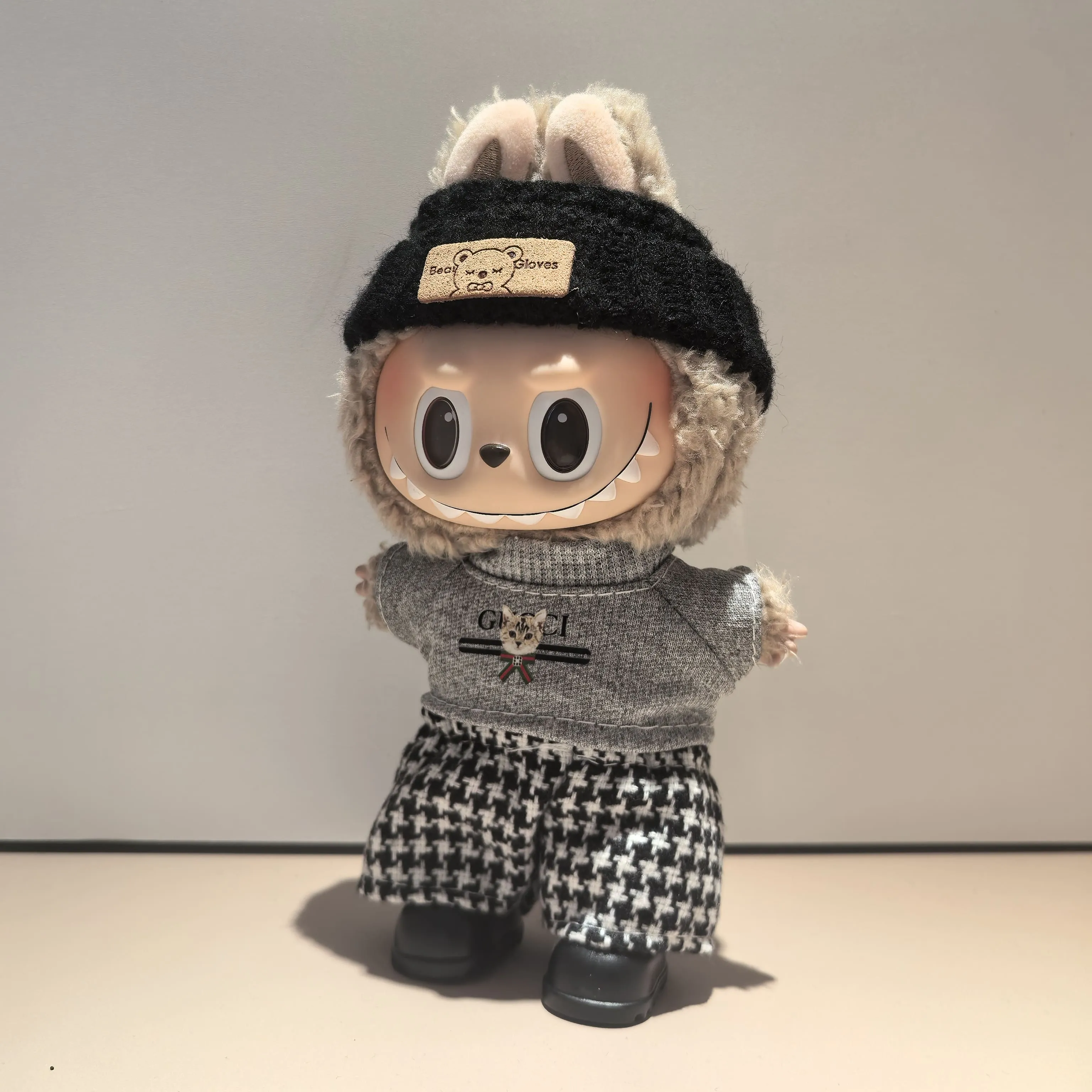 憧れ 激売れ中 人気上昇中 ファッション ストリート チェック柄 labubuぬいぐるみペンダント服 人形を含まない