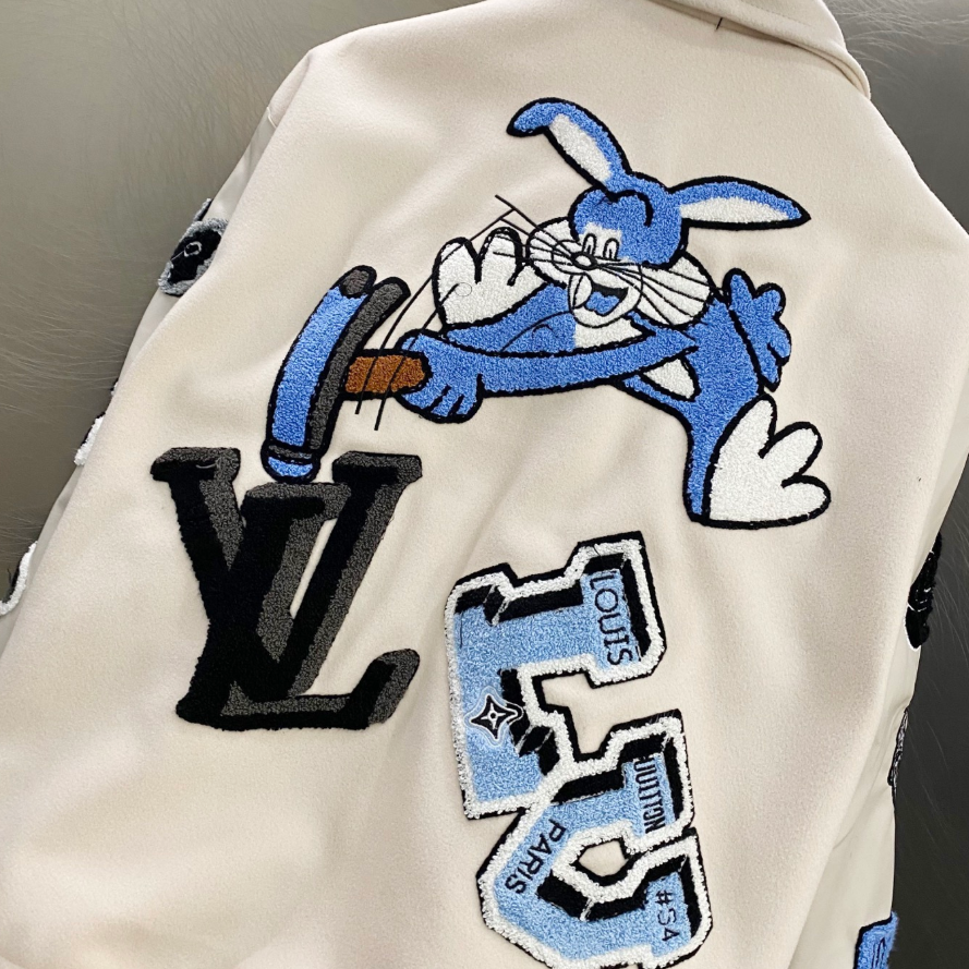 『M-XL』新品・高品質 バックス・バニー パッチワークデザイン アルファベット＆キャラクター刺繍入りスタジャン