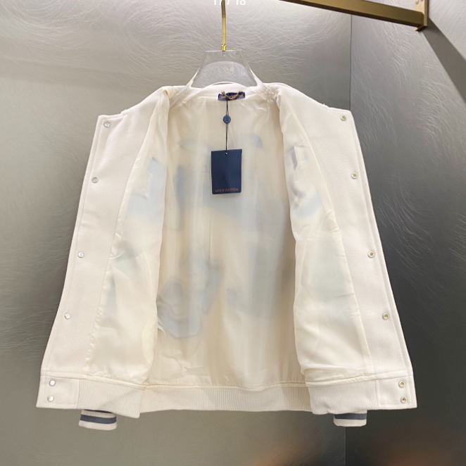 『M-XL』新品・高品質 バックス・バニー パッチワークデザイン アルファベット＆キャラクター刺繍入りスタジャン
