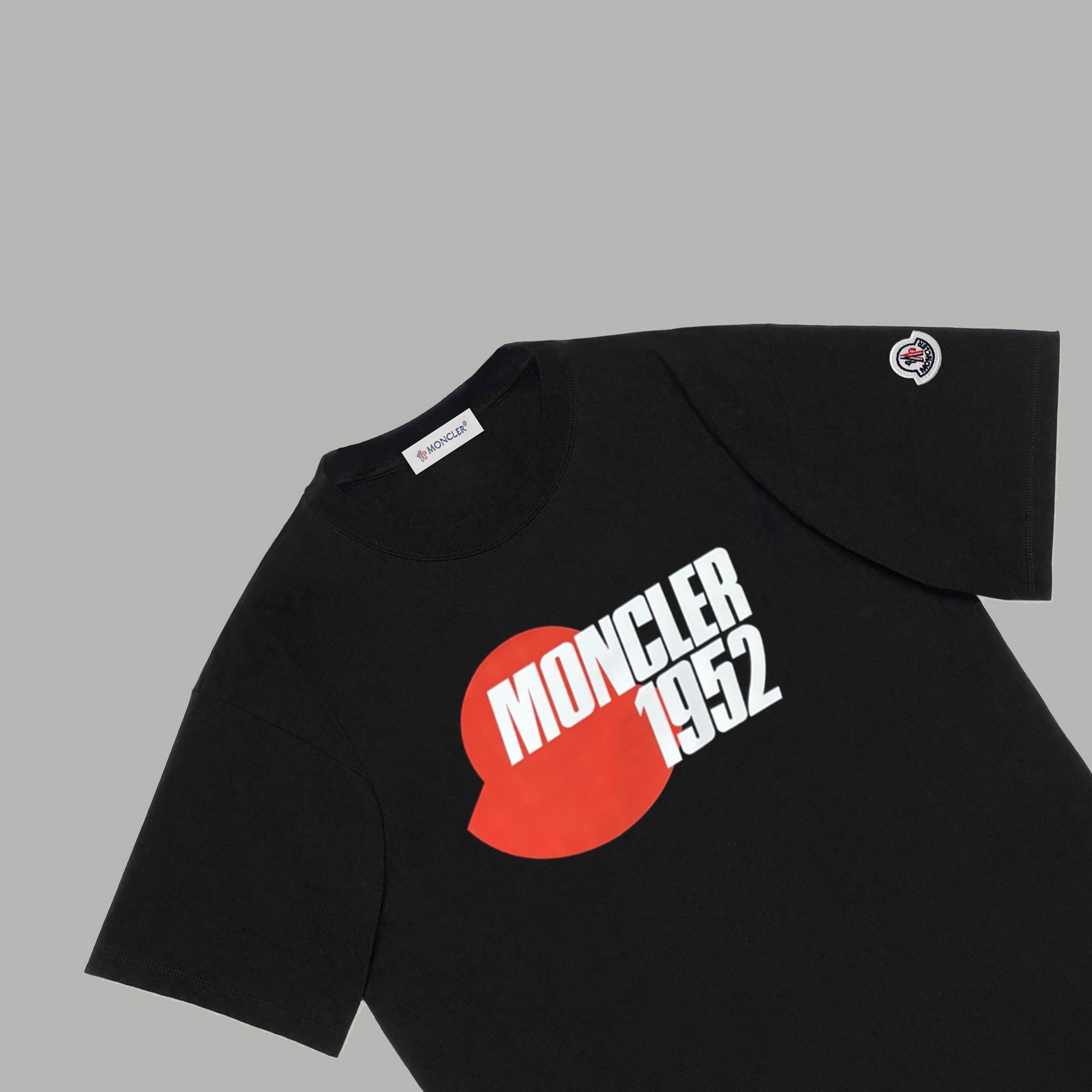 【Moncler 】（モンクレール）半袖Tシャツ 男女兼用、ご好評に付き再入荷！