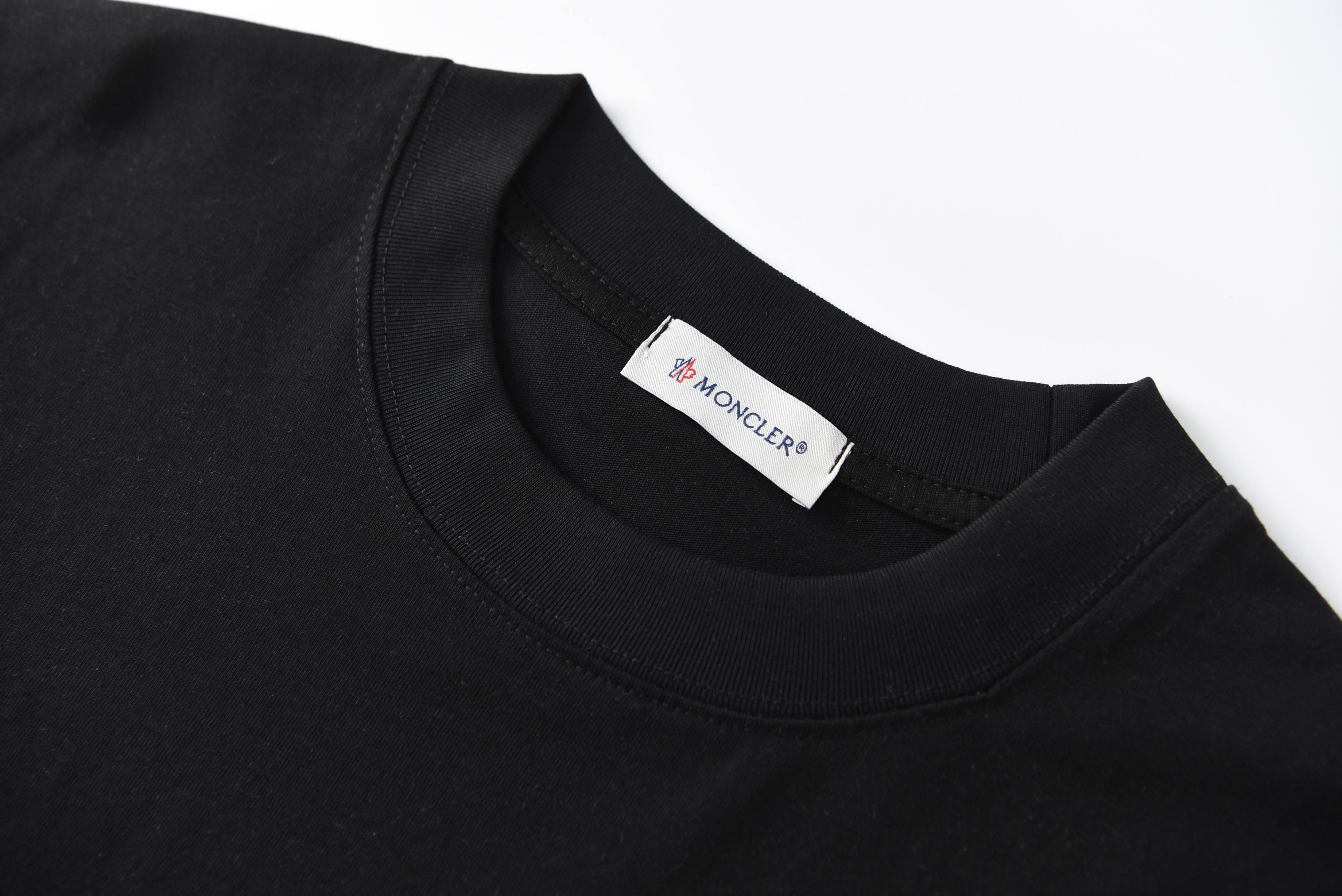 【Moncler 】（モンクレール）半袖Tシャツ 男女兼用、ご好評に付き再入荷！