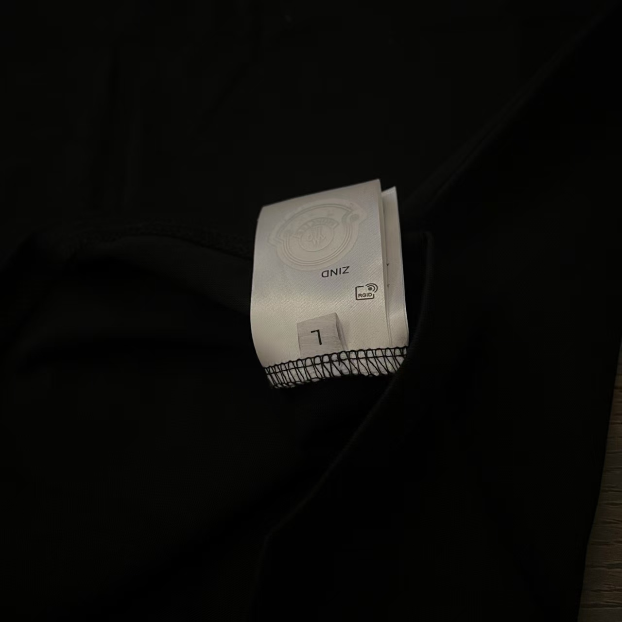 【Moncler 】（モンクレール）半袖Tシャツ 男女兼用、ご好評に付き再入荷！