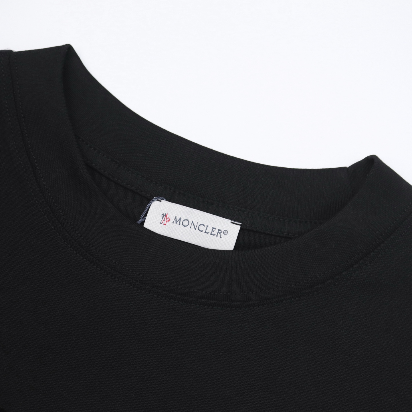 【Moncler 】（モンクレール）半袖Tシャツ 男女兼用、ご好評に付き再入荷！