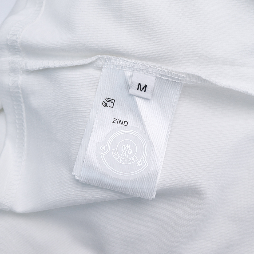 【Moncler 】（モンクレール）半袖Tシャツ 男女兼用、ご好評に付き再入荷！
