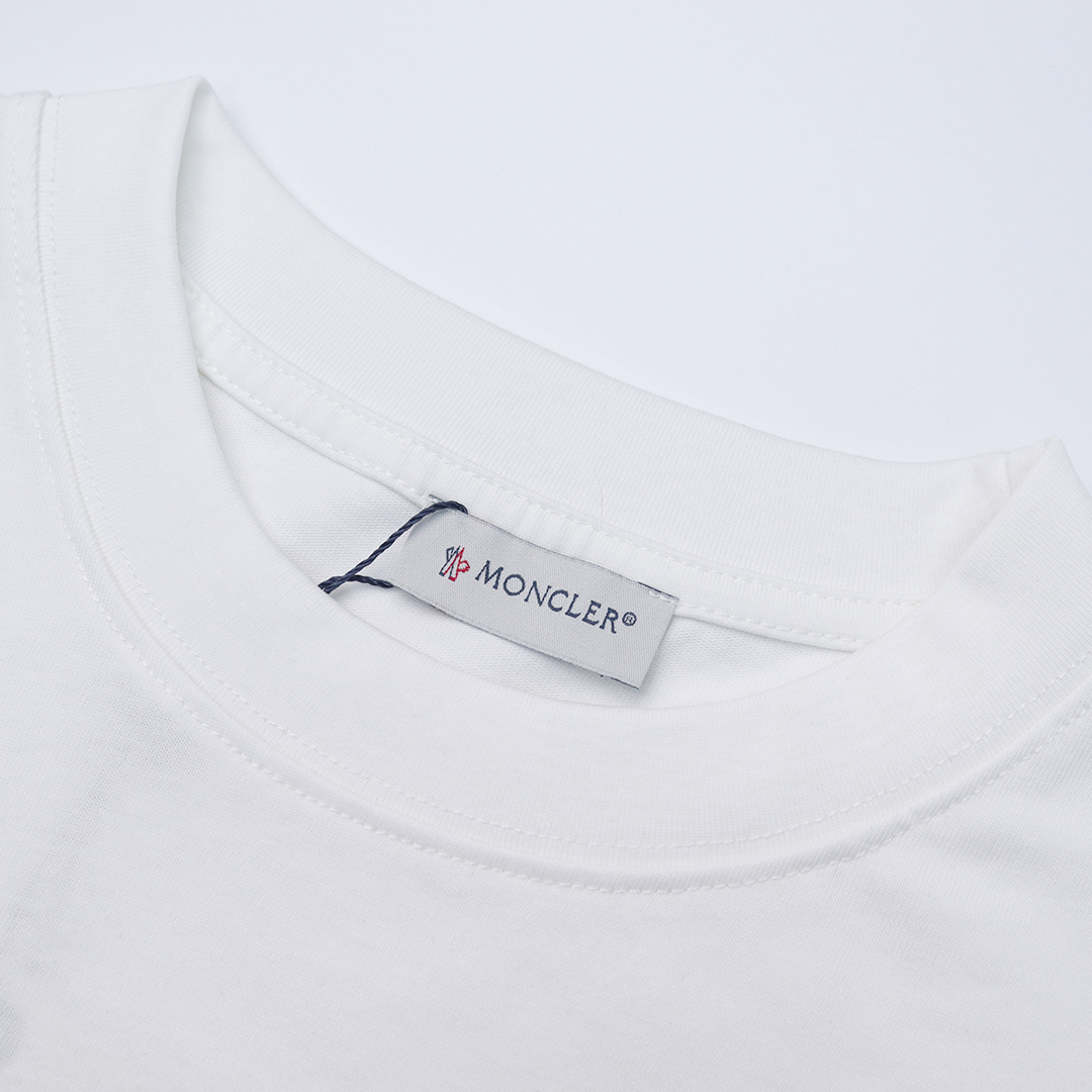 【Moncler 】（モンクレール）半袖Tシャツ 男女兼用、ご好評に付き再入荷！
