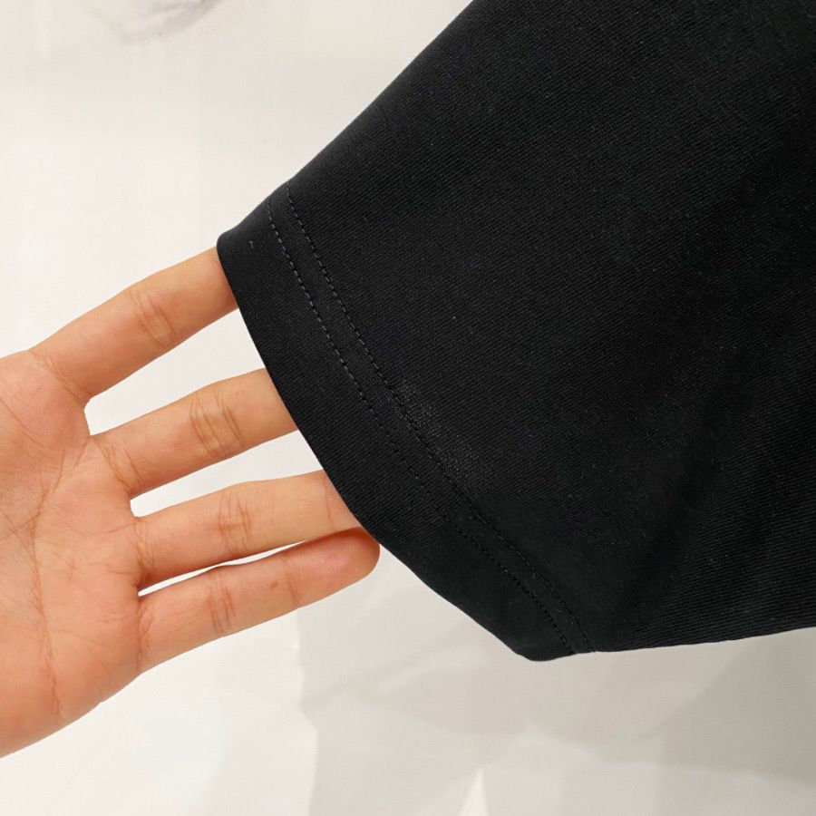 『XS-L』高品質の刺繍プリントが施された半袖Tシャツ カジュアルなラウンドネック、ゆったりとしたフィット感
