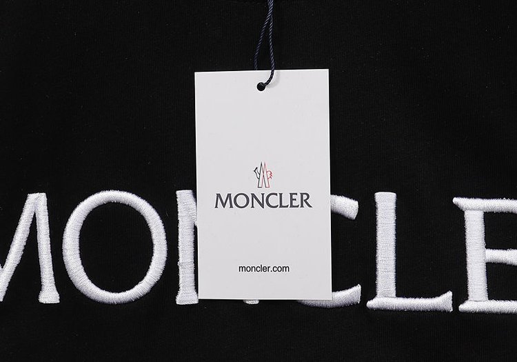 【Moncler 】（モンクレール）男女兼用、ご好評に付き再入荷！