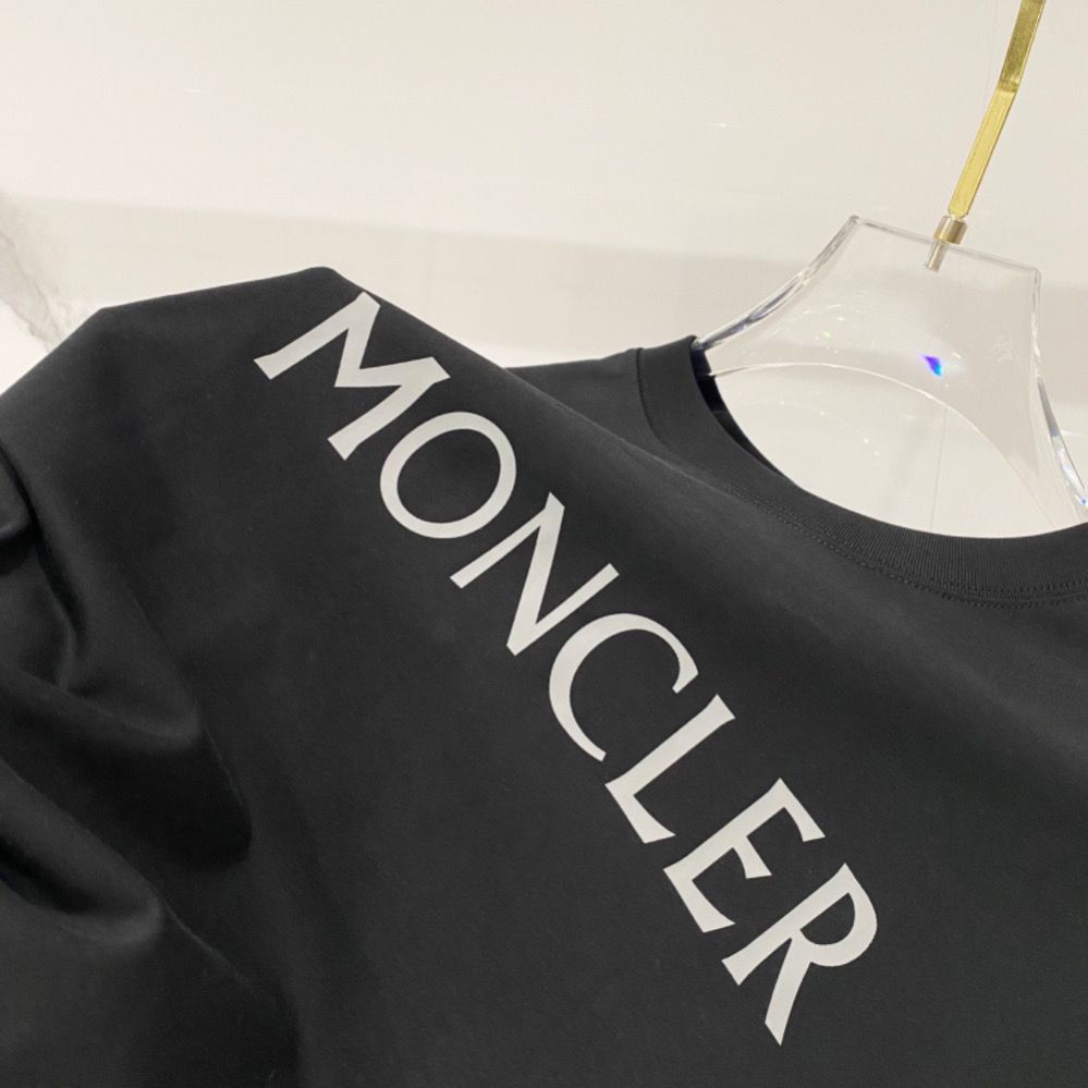 『XS-L』高品質の刺繍プリントが施された半袖Tシャツ カジュアルなラウンドネック、ゆったりとしたフィット感