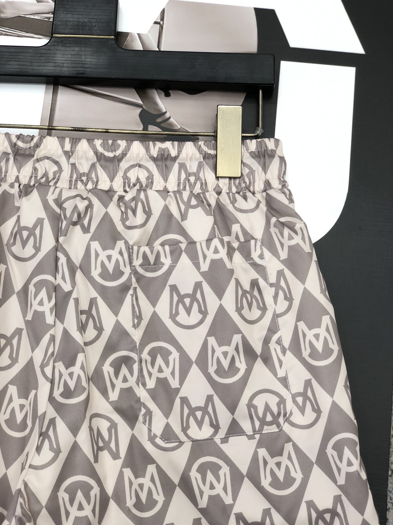 【MONCLER旗艦店】モンクレール 半ズボン ご好評に付き再入荷！