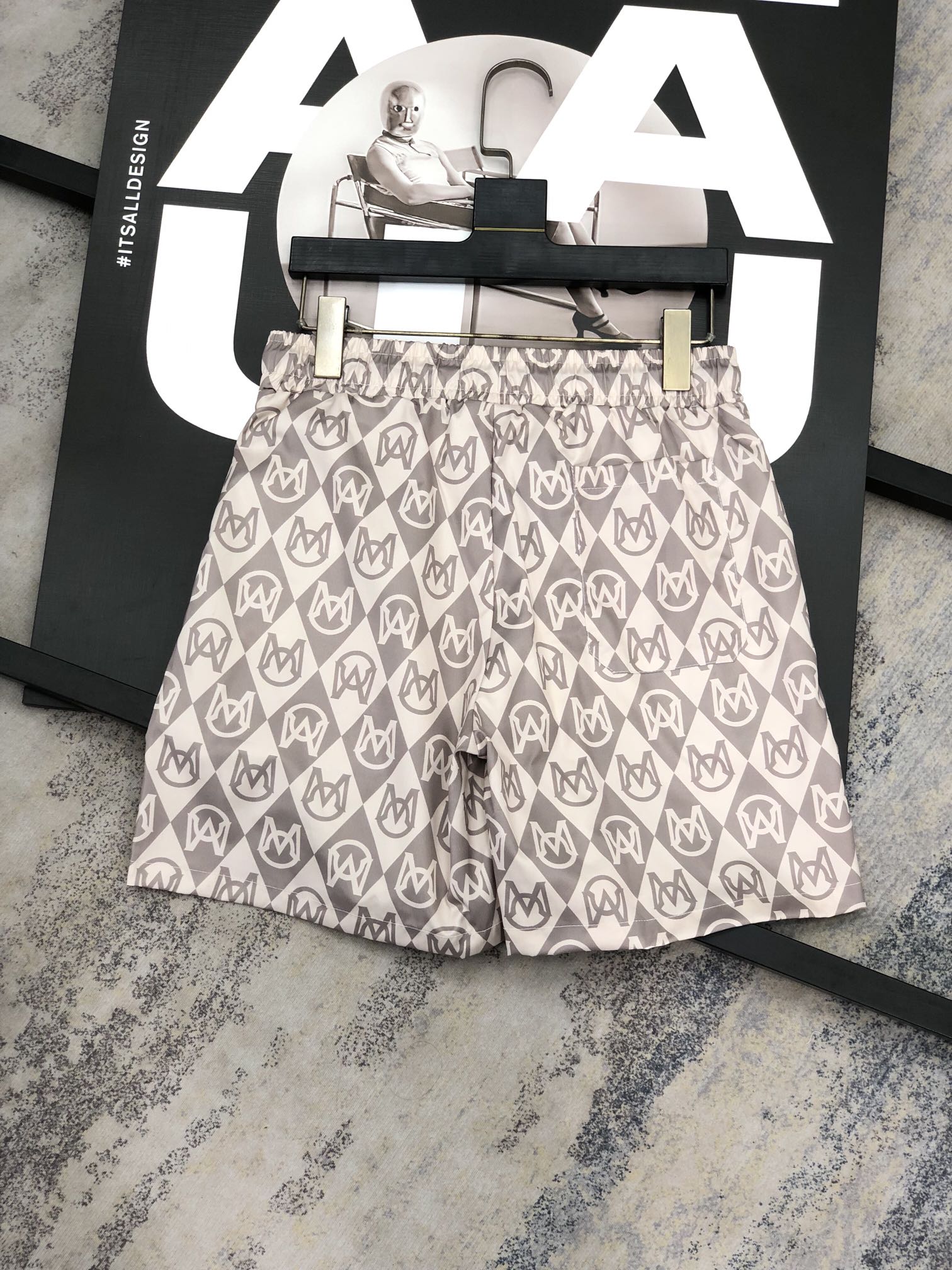 【MONCLER旗艦店】モンクレール 半ズボン ご好評に付き再入荷！
