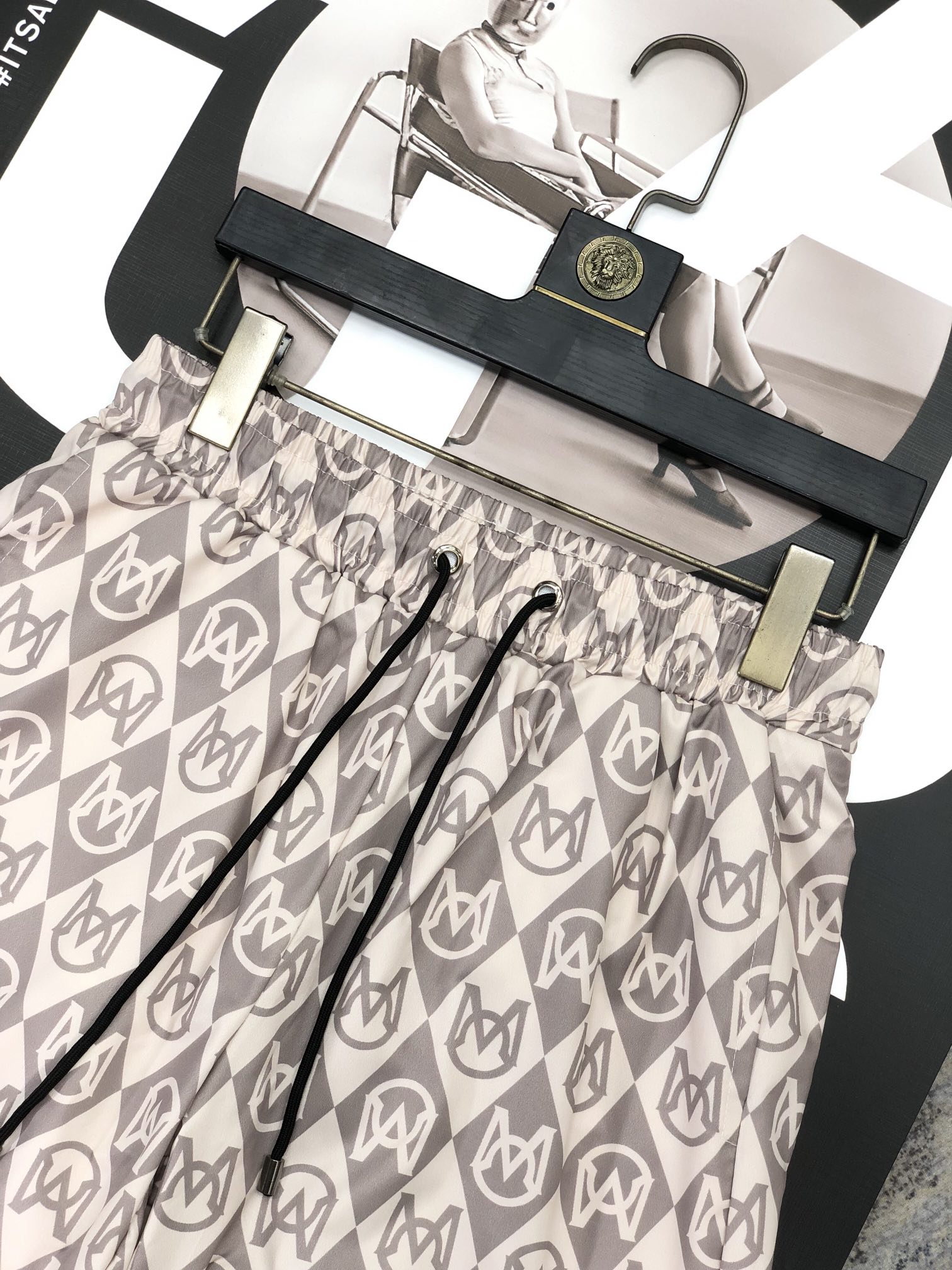 【MONCLER旗艦店】モンクレール 半ズボン ご好評に付き再入荷！