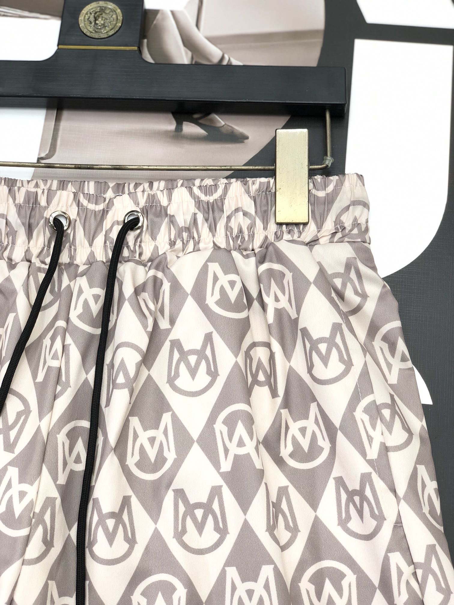 【MONCLER旗艦店】モンクレール 半ズボン ご好評に付き再入荷！