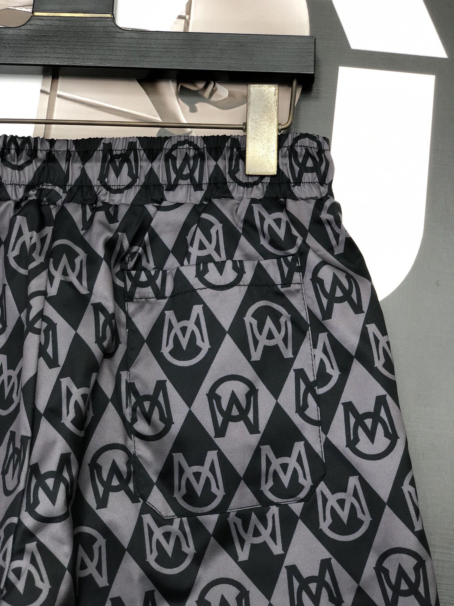 【MONCLER旗艦店】モンクレール 半ズボン ご好評に付き再入荷！