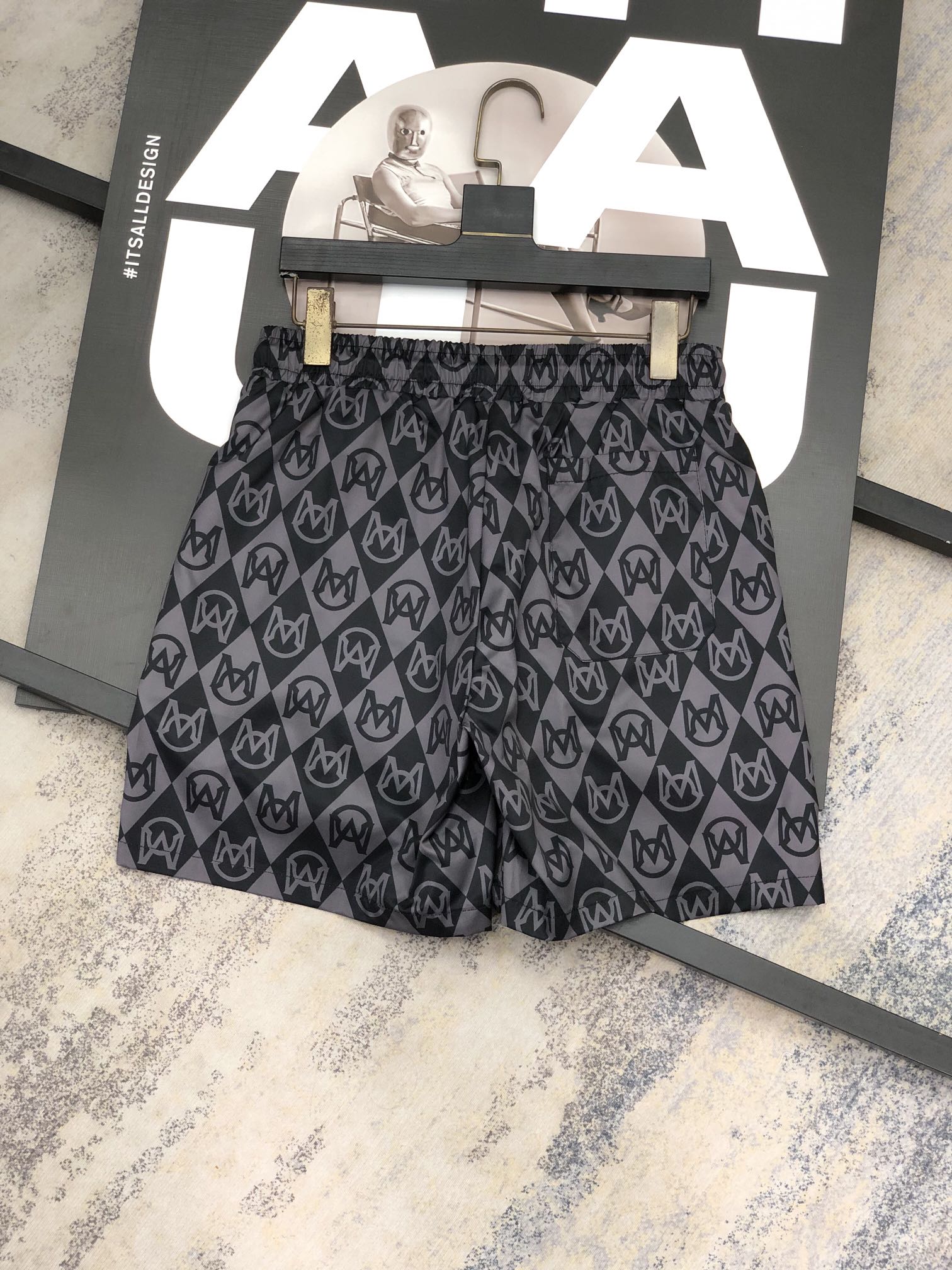 【MONCLER旗艦店】モンクレール 半ズボン ご好評に付き再入荷！