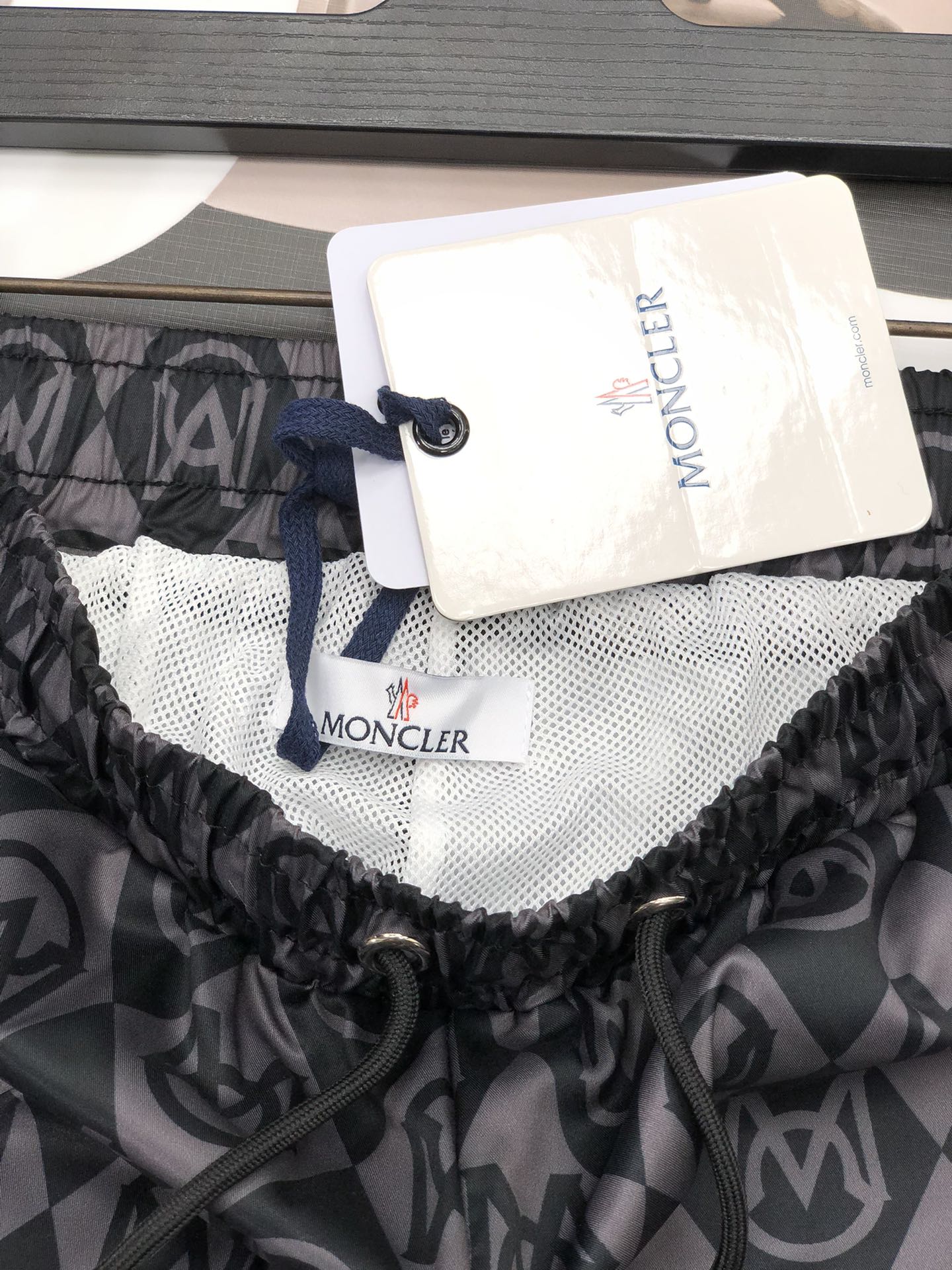 【MONCLER旗艦店】モンクレール 半ズボン ご好評に付き再入荷！