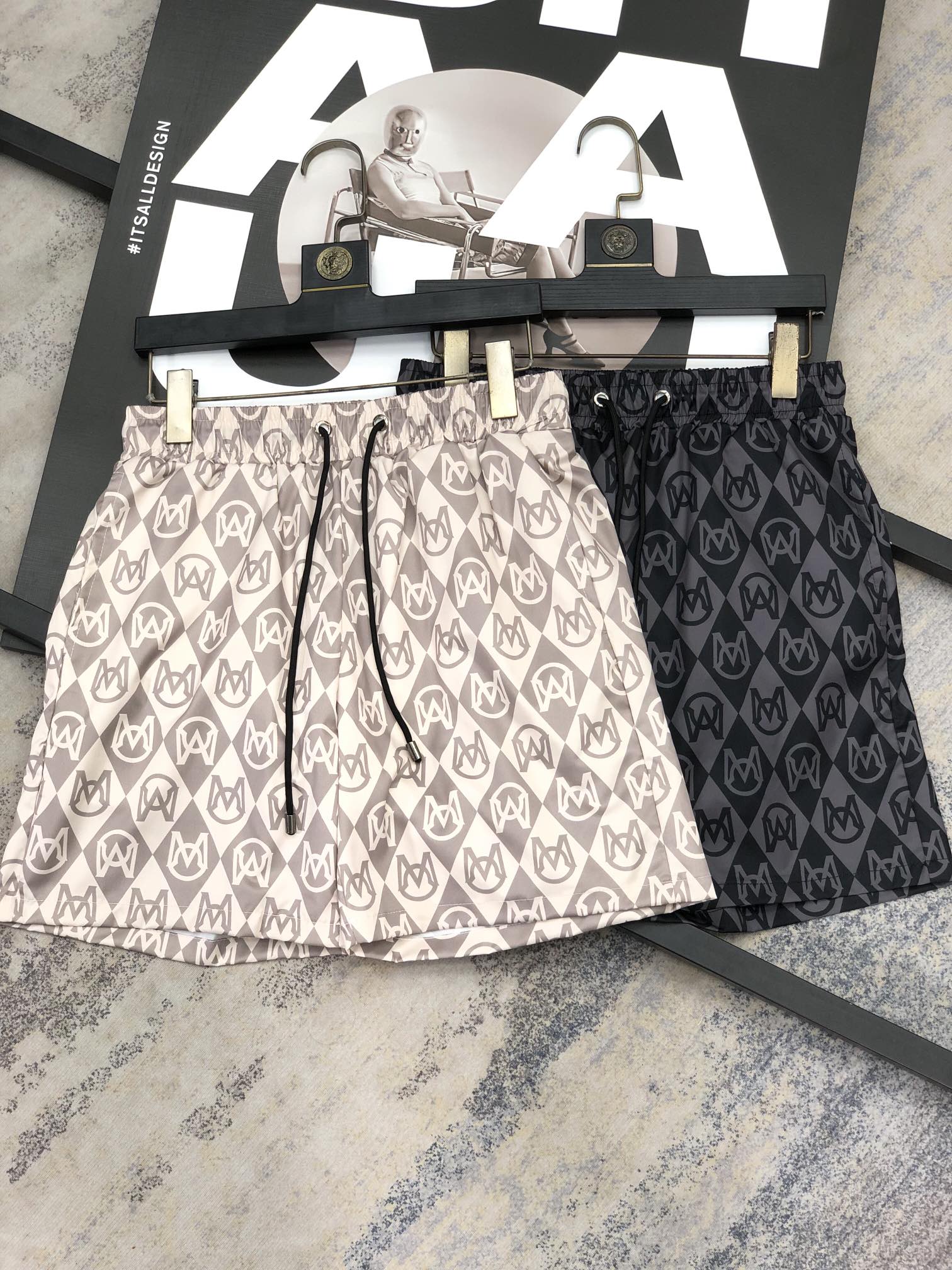 【MONCLER旗艦店】モンクレール 半ズボン ご好評に付き再入荷！