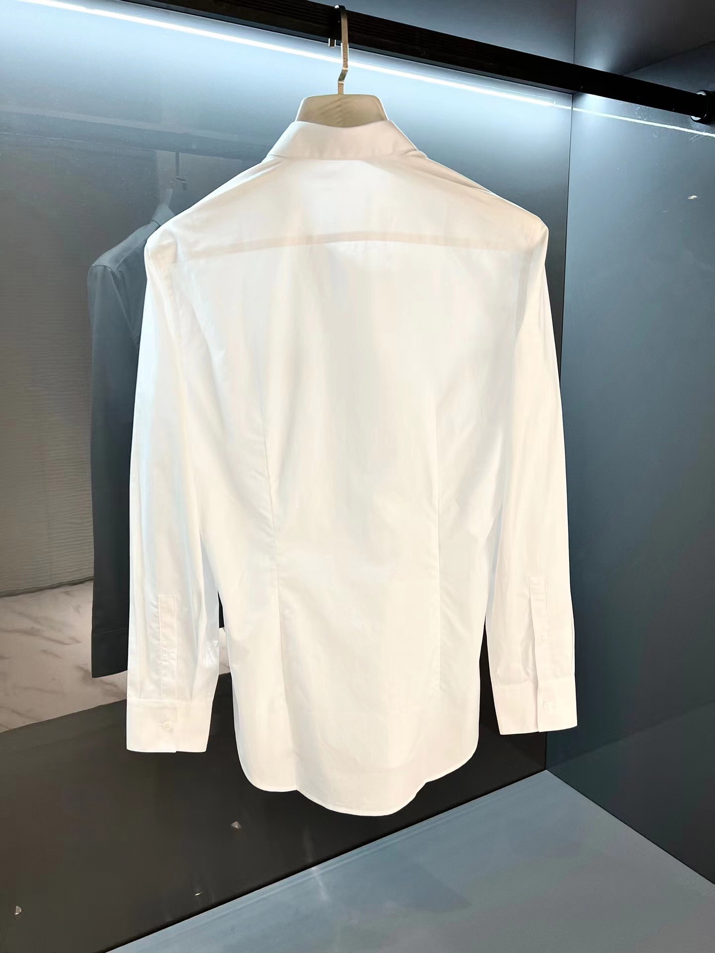 【MONCLER】（モンクレール）長袖シャツ、ご好評に付き再入荷！