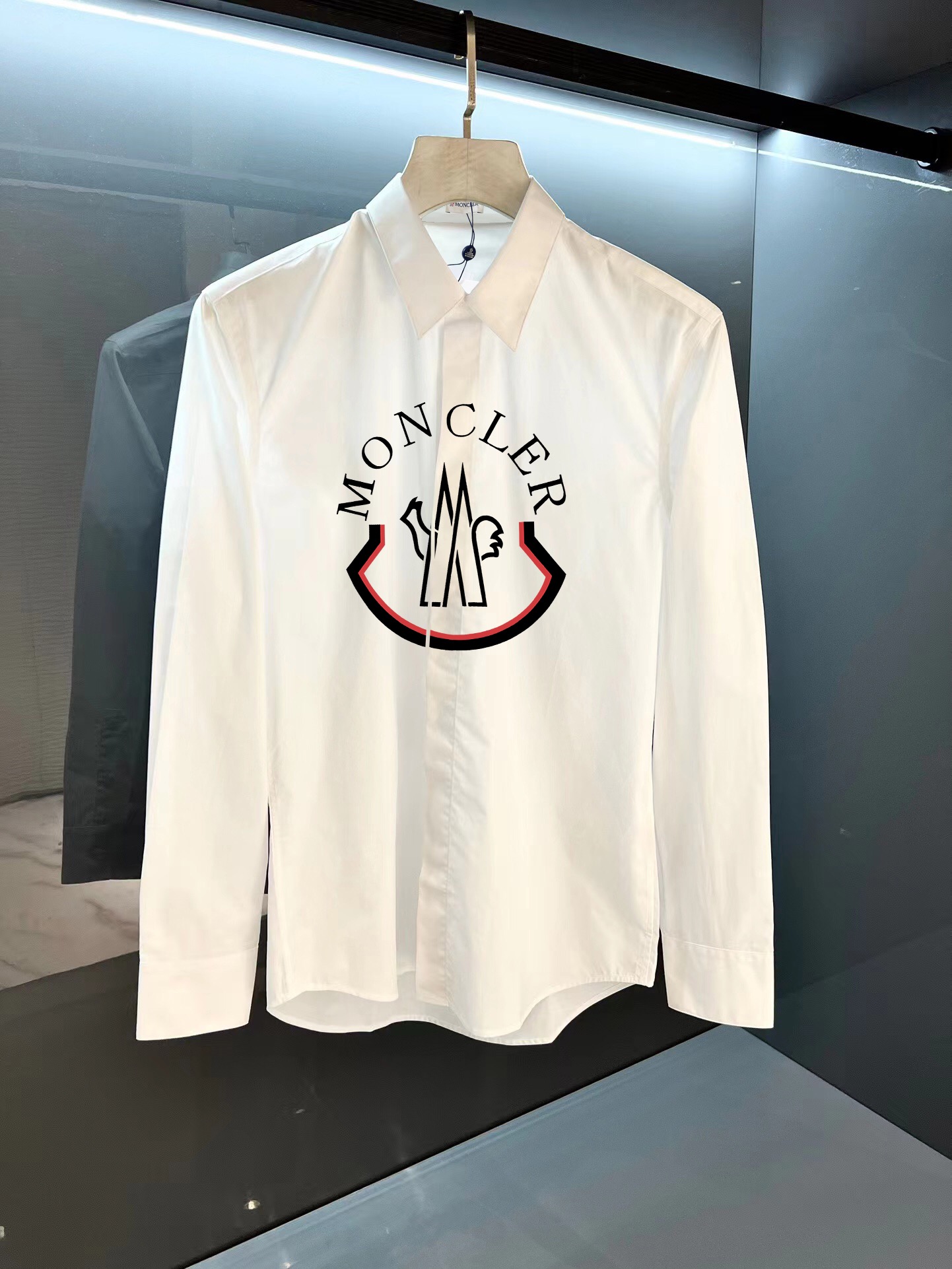 【MONCLER】（モンクレール）長袖シャツ、ご好評に付き再入荷！