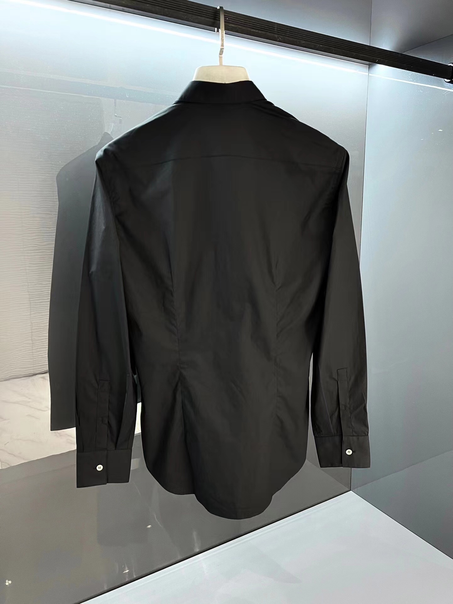 【MONCLER】（モンクレール）長袖シャツ、ご好評に付き再入荷！