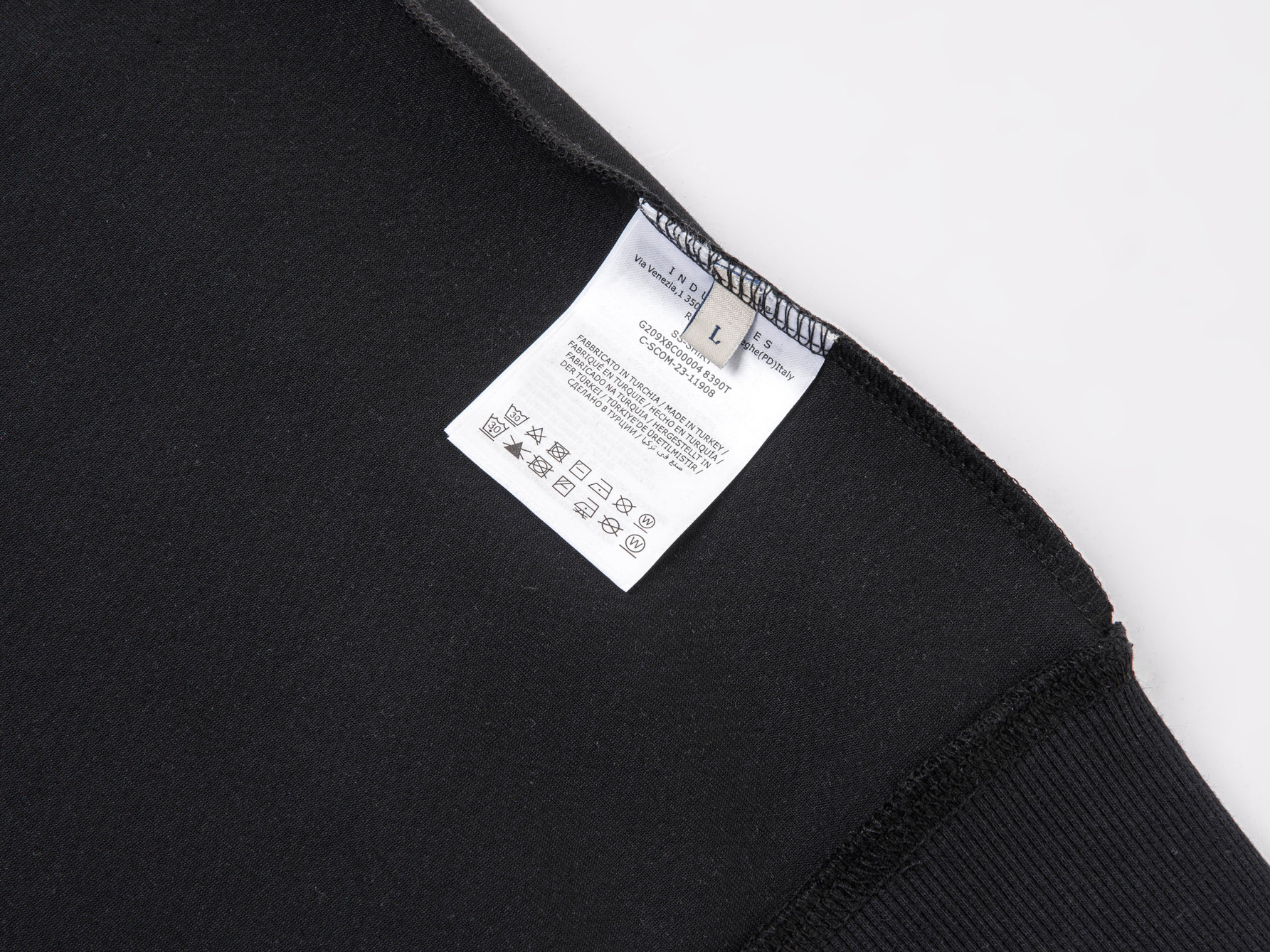 【MONCLER 公式旗艦店】ジャケット、ご好評に付き再入荷！