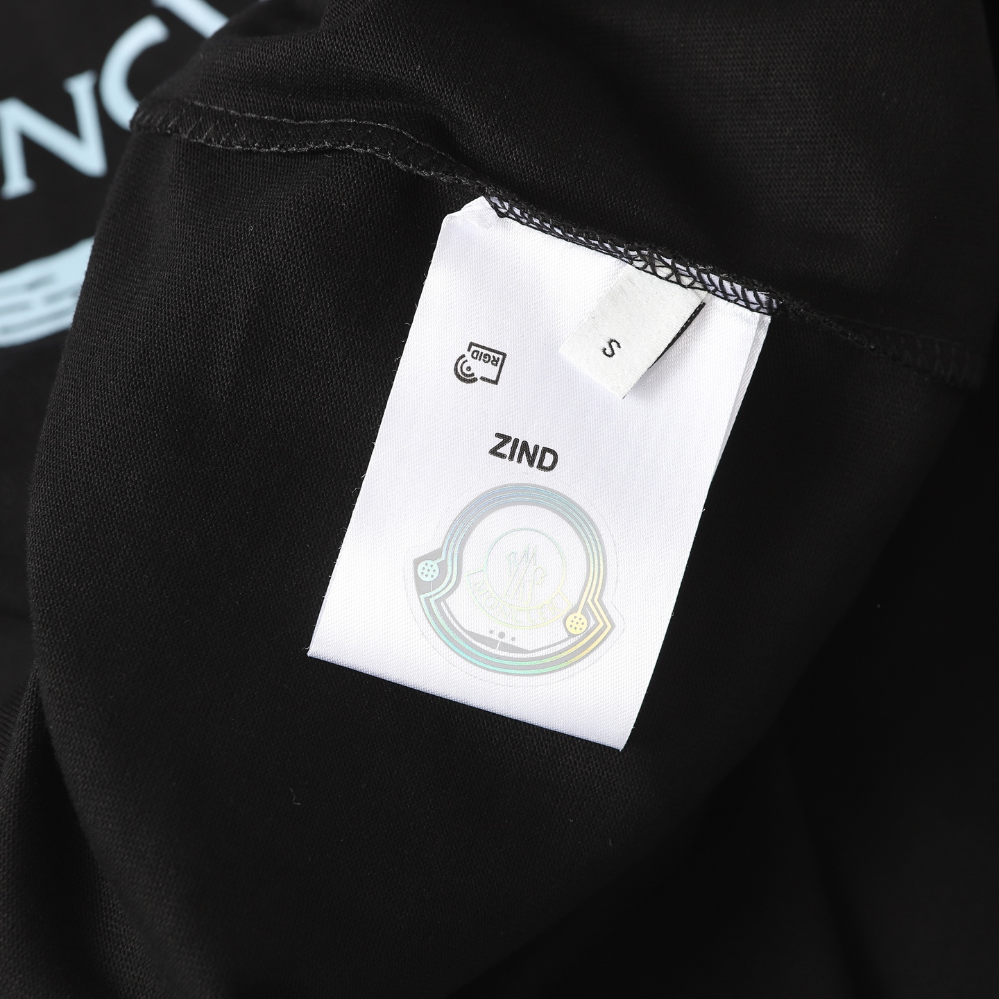【Moncler 】（モンクレール）半袖Tシャツ 男女兼用、ご好評に付き再入荷！