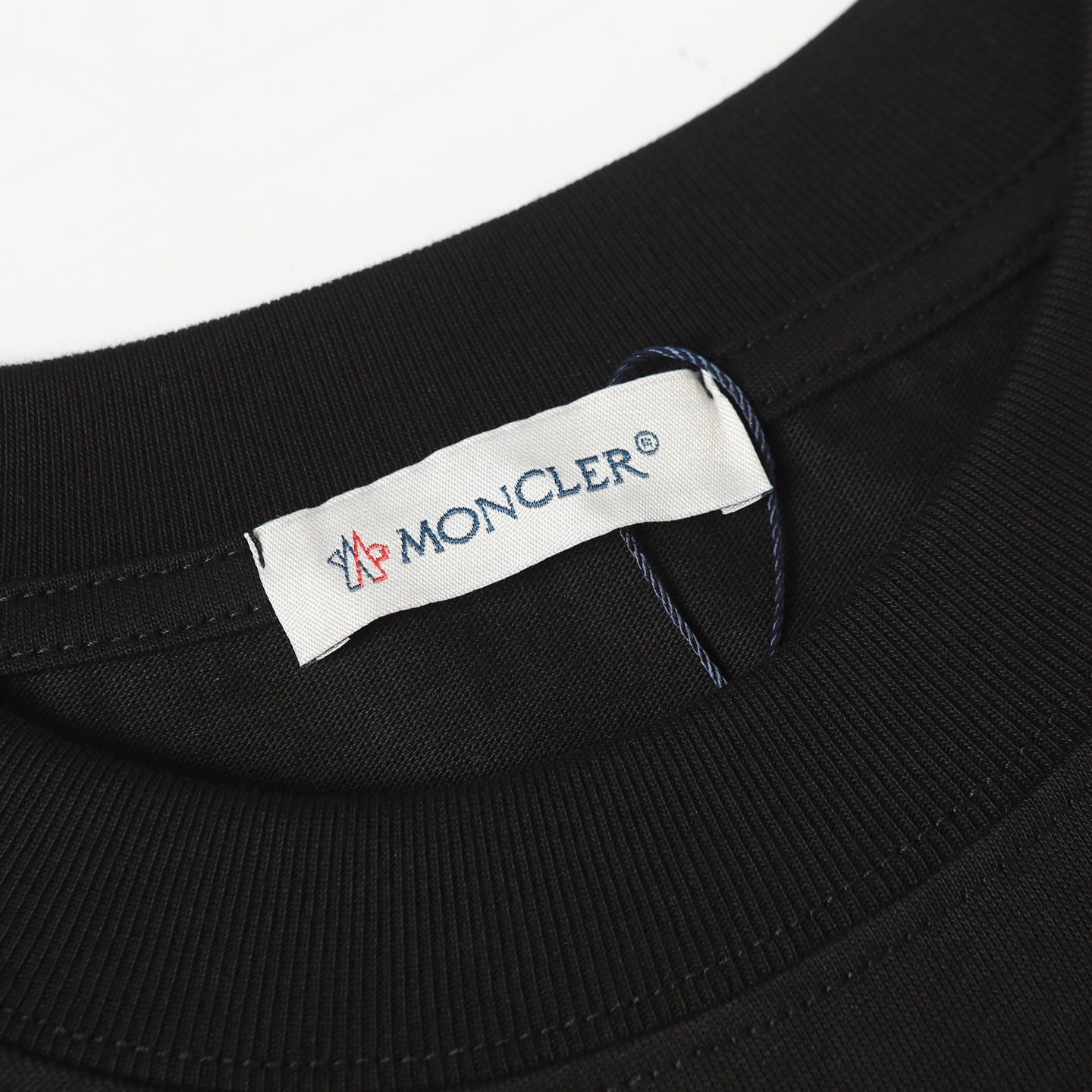 【Moncler 】（モンクレール）半袖Tシャツ 男女兼用、ご好評に付き再入荷！