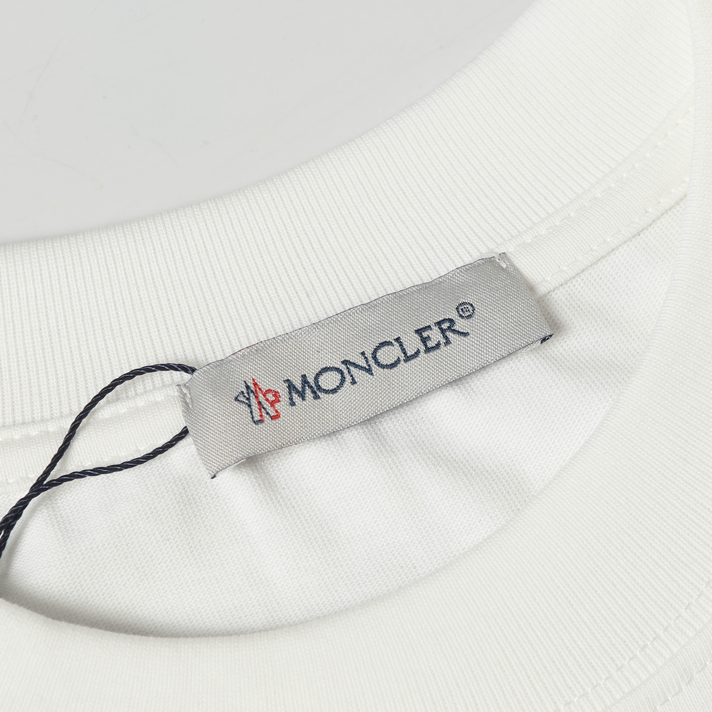 【Moncler 】（モンクレール）半袖Tシャツ 男女兼用、ご好評に付き再入荷！