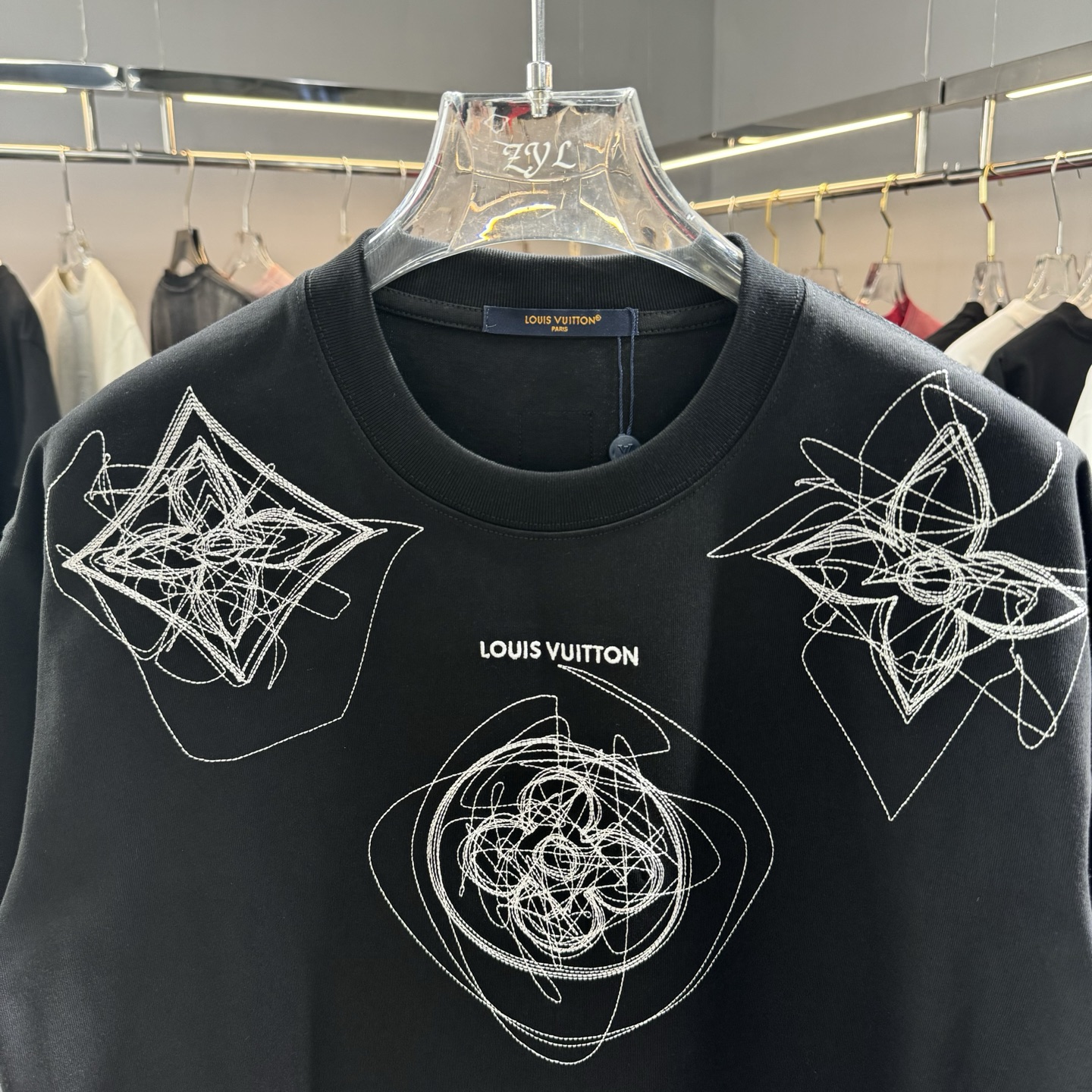 『S-2XL』新作グラフィティライン刺繍入り半袖クルーネックTシャツ