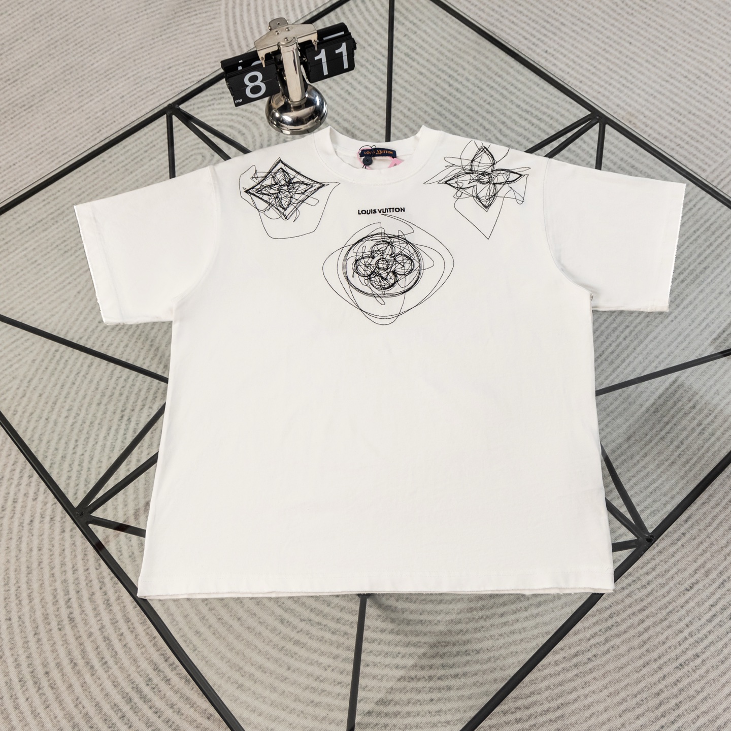 『S-2XL』新作グラフィティライン刺繍入り半袖クルーネックTシャツ
