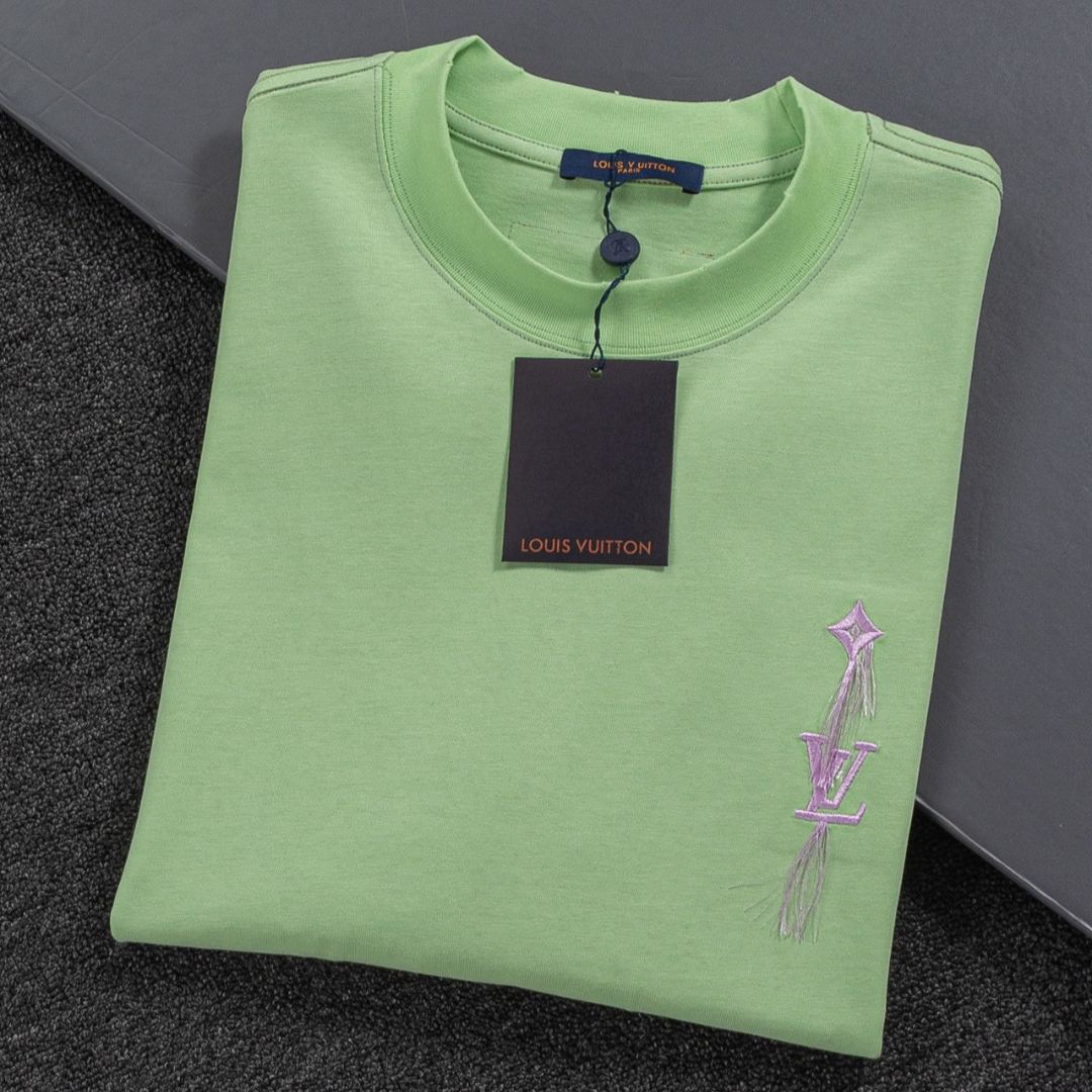 『S-XL』シンプルなカラフルな文字のタッセル刺繍入りラウンドネック半袖Tシャツ、ユニセックス