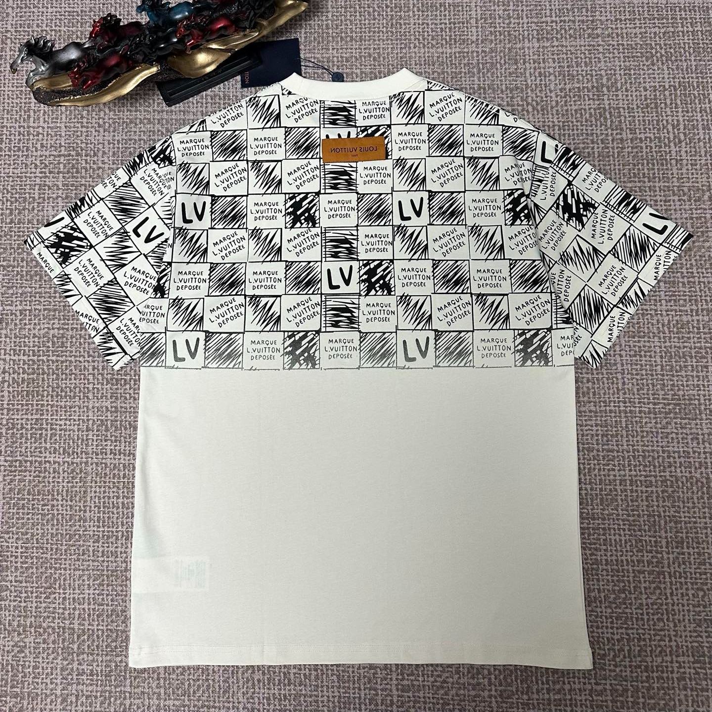 高品質で夏らしいトレンドのTシャツ、カジュアルなゆったりとした半袖トップス
