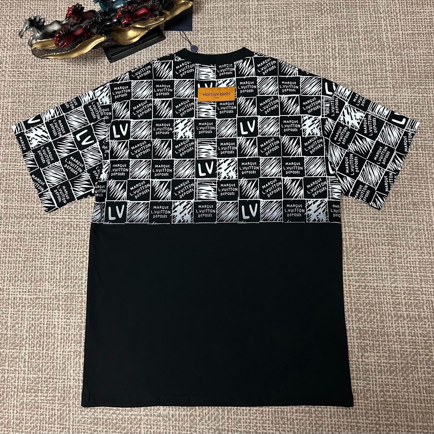 高品質で夏らしいトレンドのTシャツ、カジュアルなゆったりとした半袖トップス