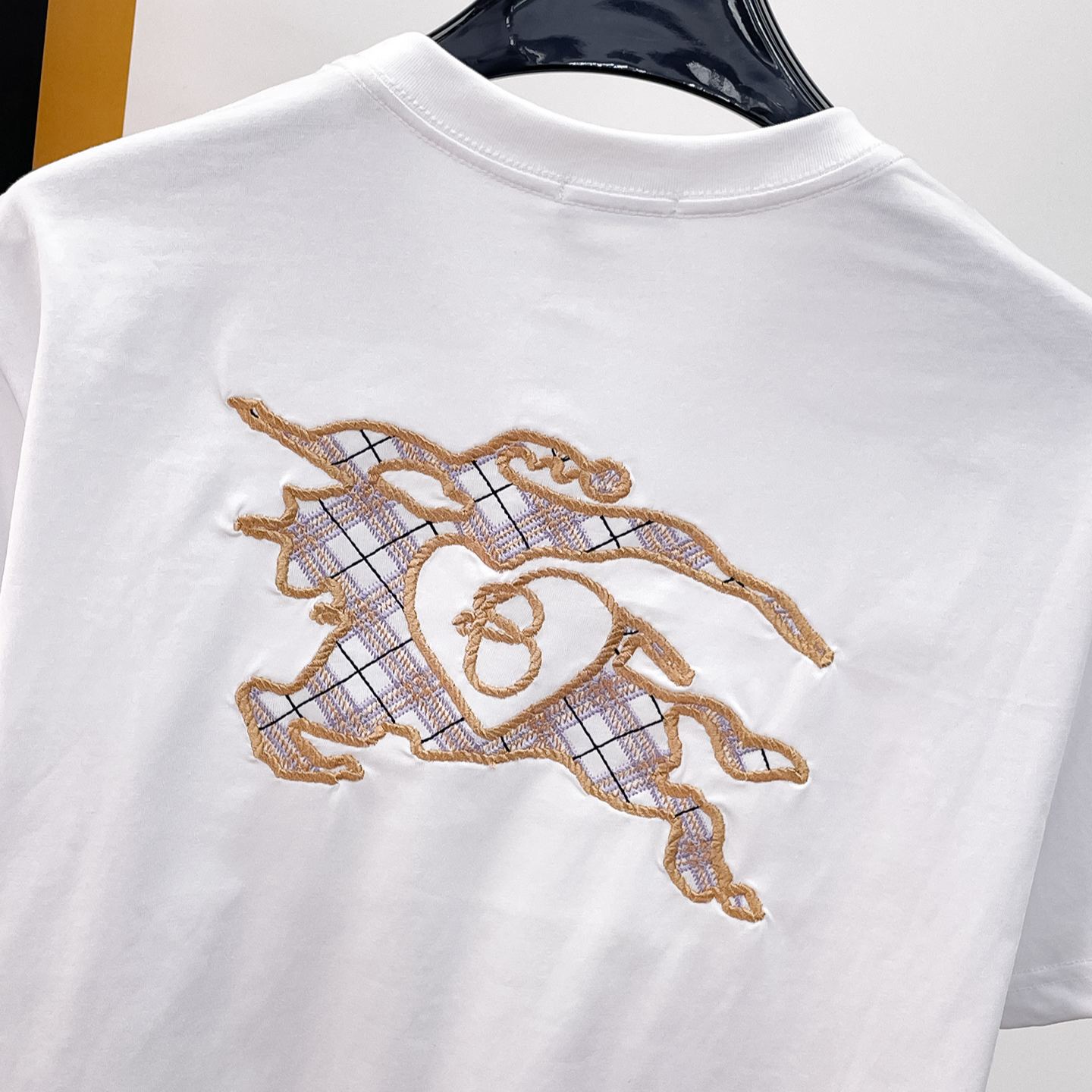 『M-3XL』新入荷  ラグジュアリーなファッションTシャツ、カジュアルな普段使いにぴったりの半袖Tシャツ