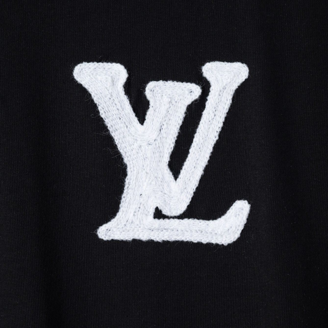 『S-XL』新作クラシック刺繍入りクルーネック半袖Tシャツ