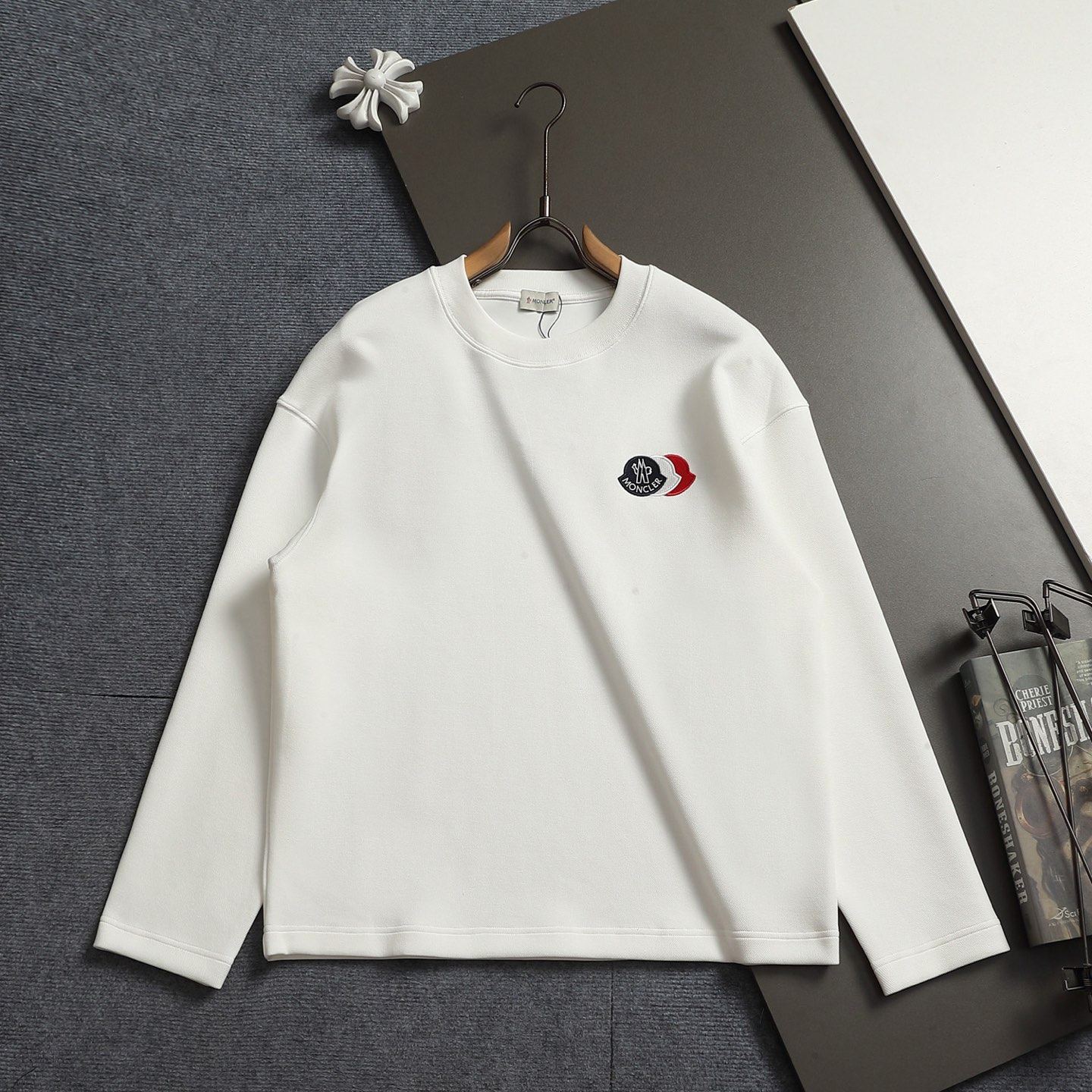 『S-XL』新作ラウンドネック長袖トップス、快適でスタイリッシュ