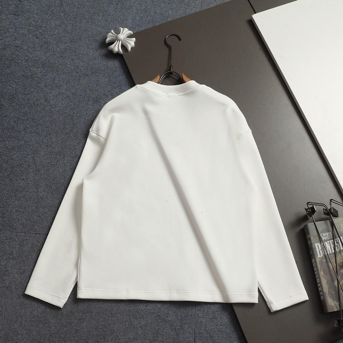 『S-XL』新作ラウンドネック長袖トップス、快適でスタイリッシュ