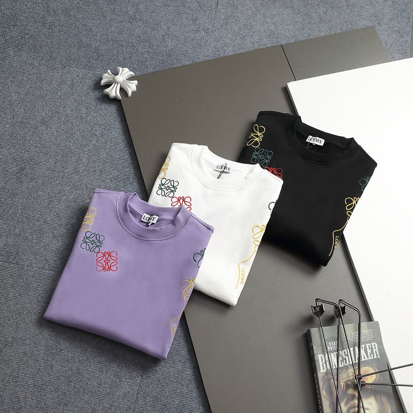 『S-XL』刺繍入りクルーネックのスウェットシャツ：快適でスタイリッシュ
