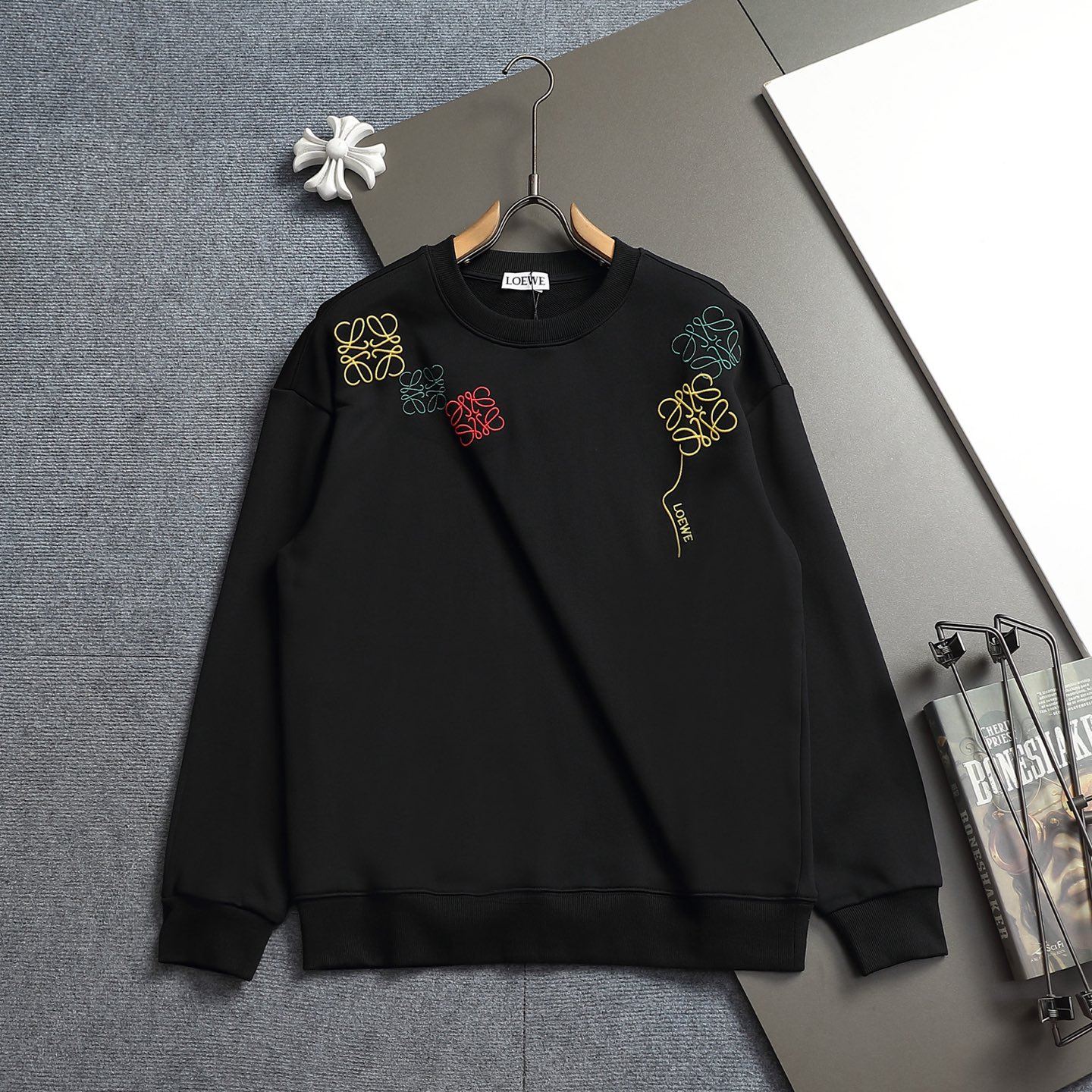 『S-XL』刺繍入りクルーネックのスウェットシャツ：快適でスタイリッシュ
